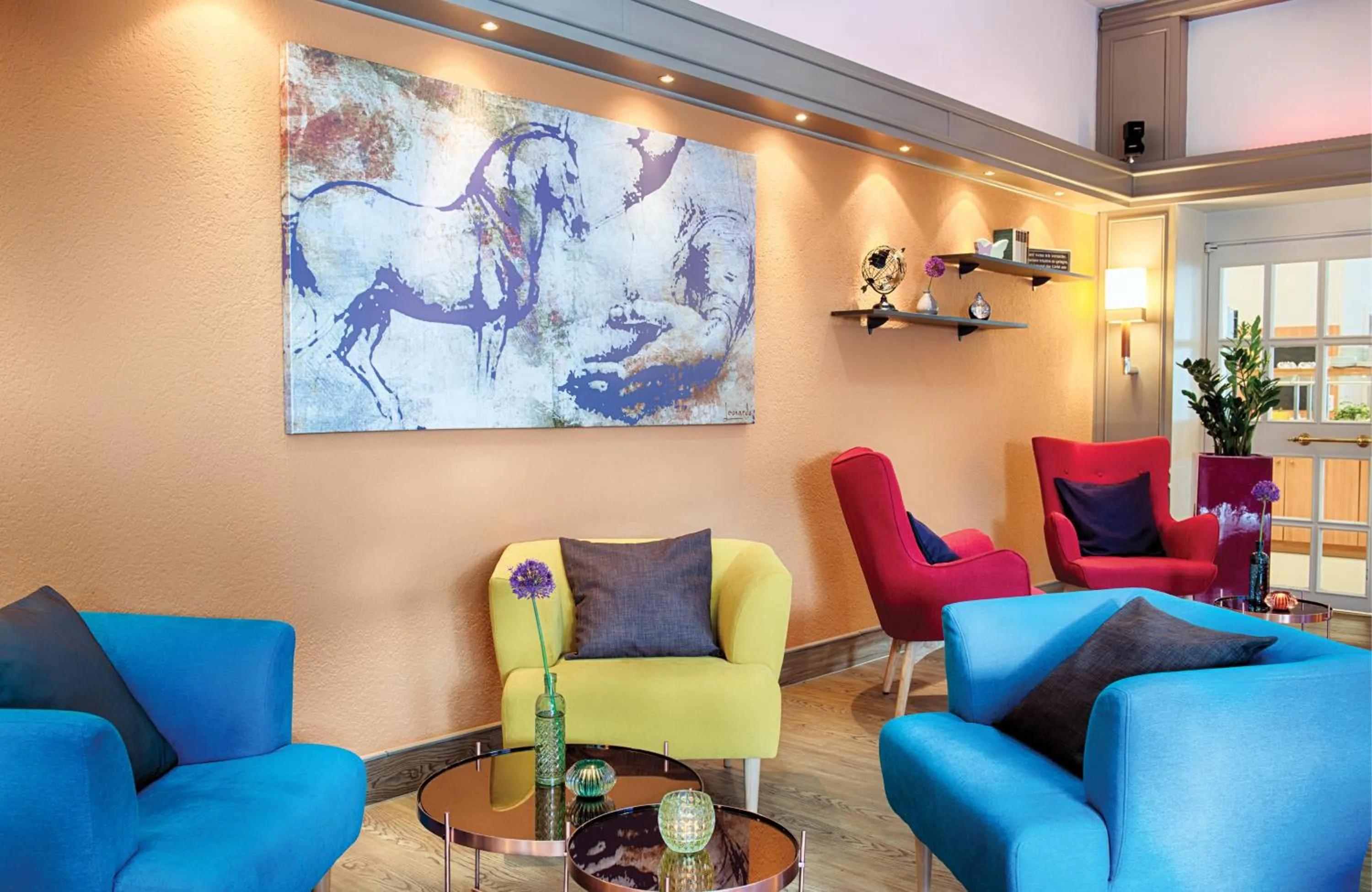 Lounge or bar in Leonardo Hotel Karlsruhe