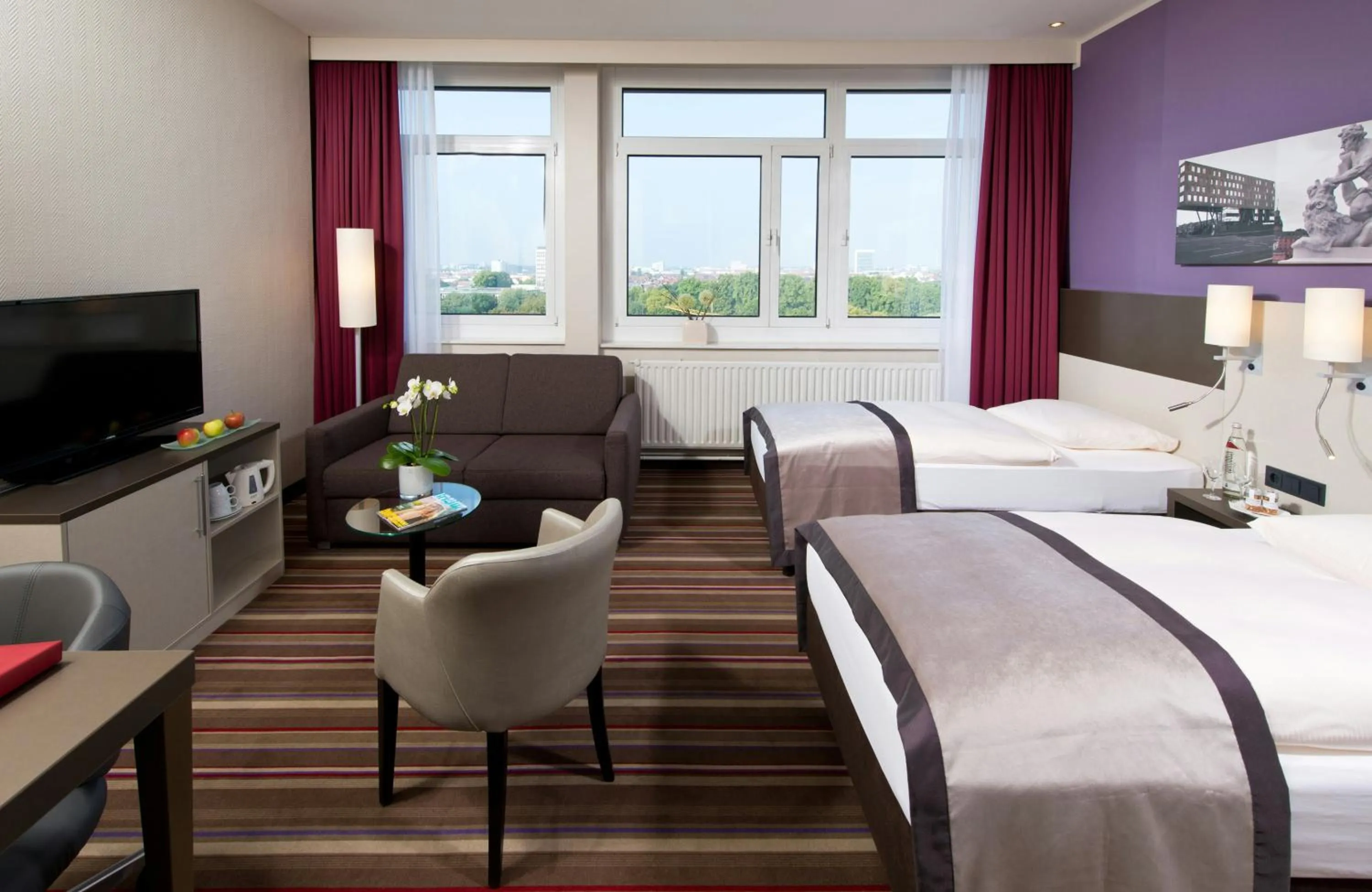 Photo of the whole room, Bed in Leonardo Hotel Karlsruhe
