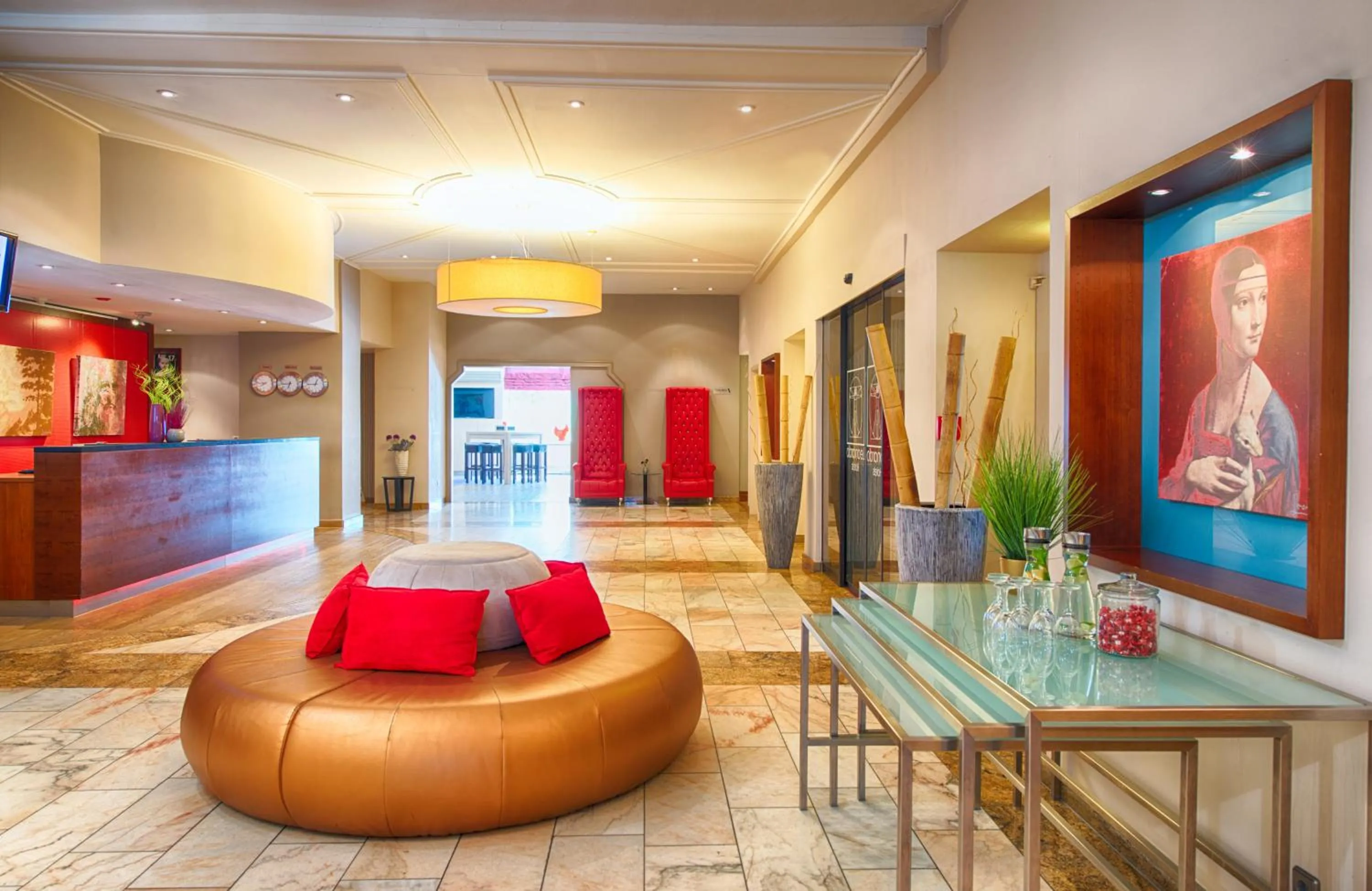 Lobby or reception in Leonardo Hotel Karlsruhe