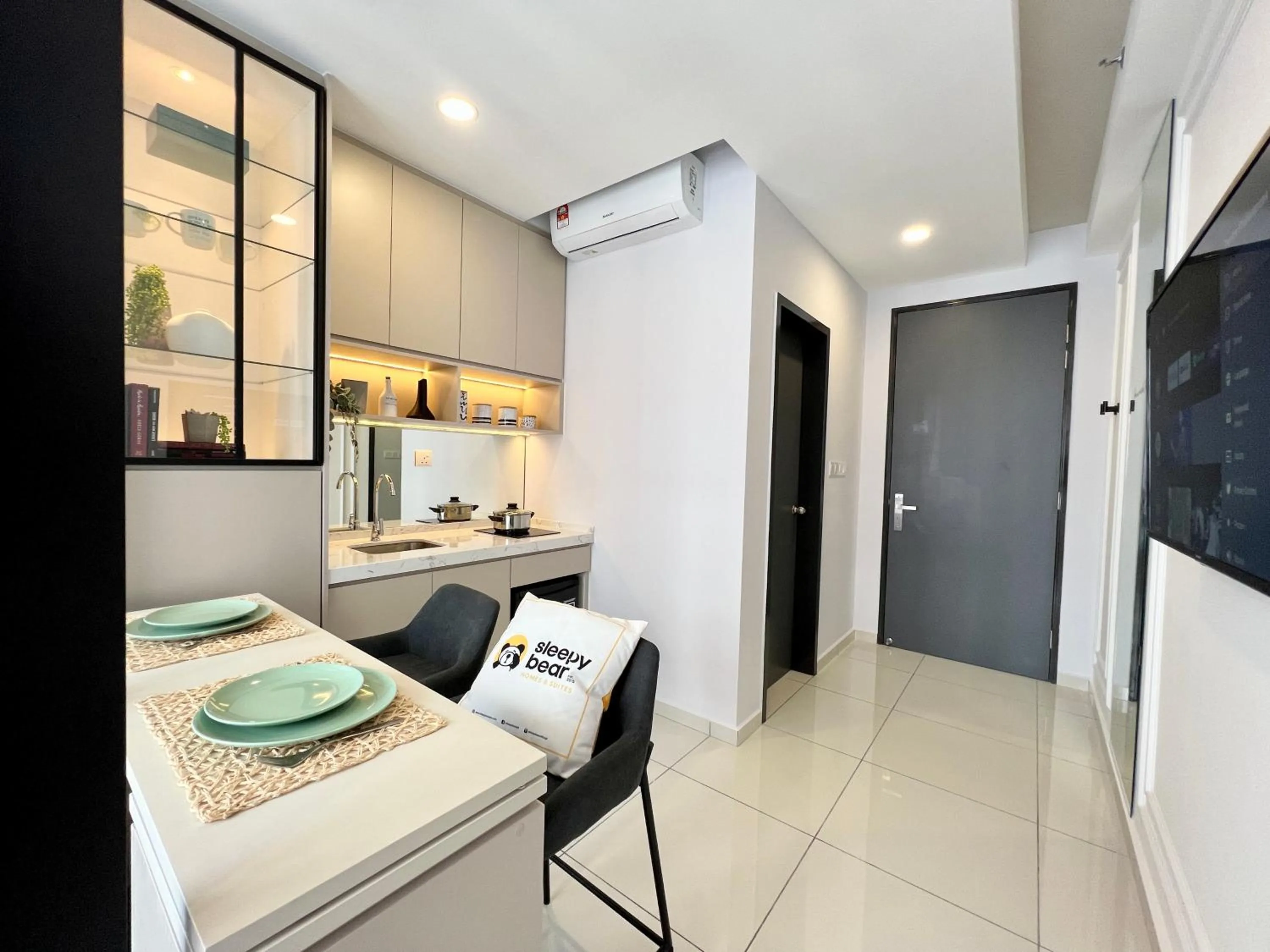 Kitchen or kitchenette in Gaia Residence, Gamuda Gardens Rawang by Sleepy Bear