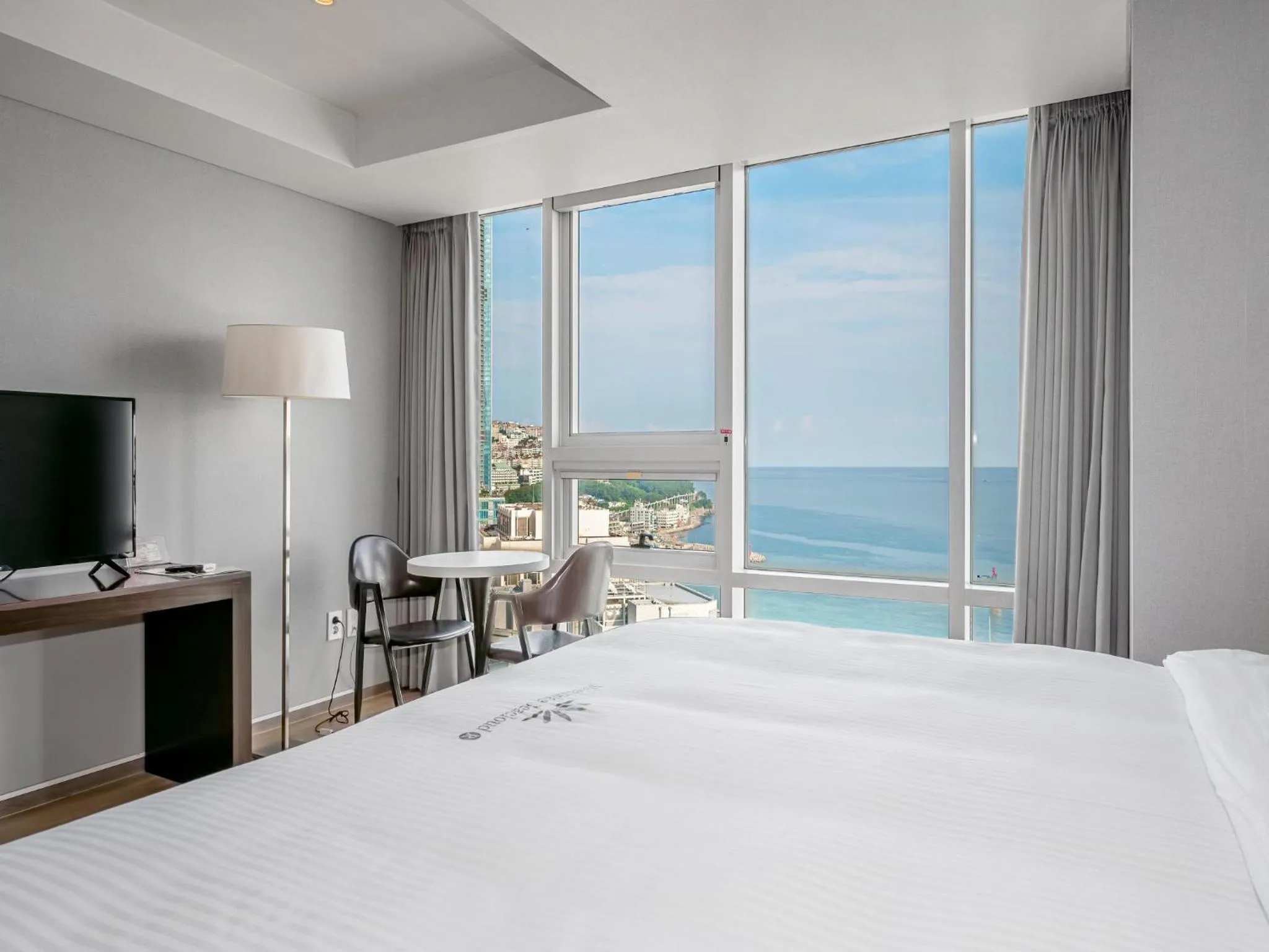 Area and facilities, Bed in Haeundae Seacloud Hotel Residence