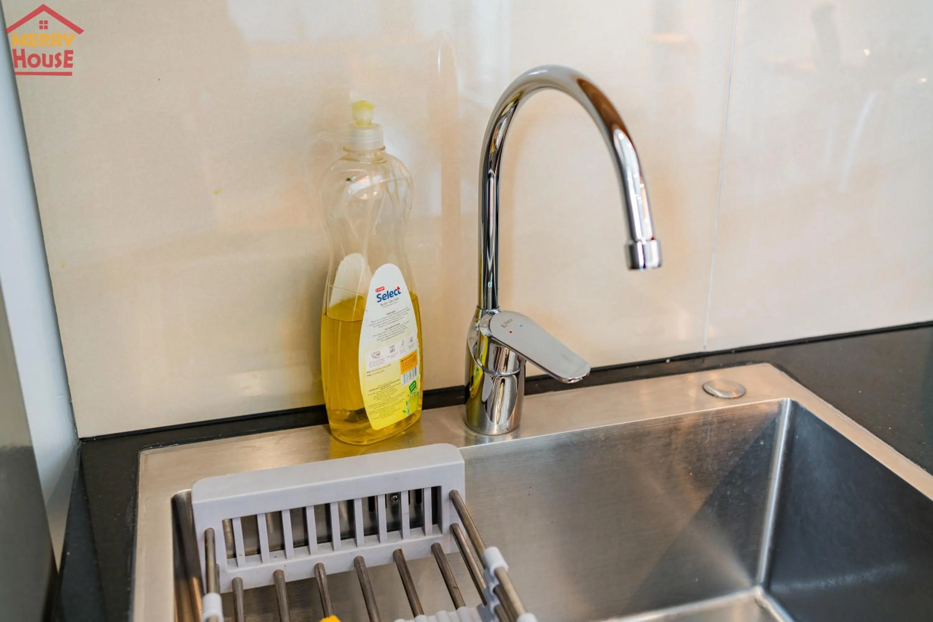 Kitchen or kitchenette in Merry House Imperia