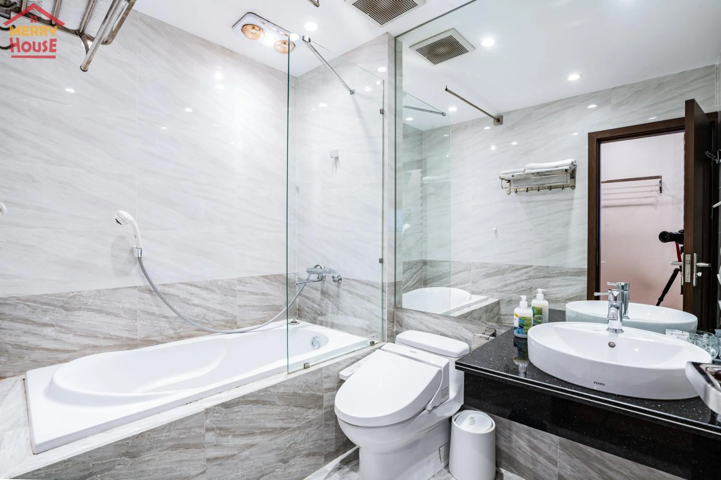 Shower in Merry House Imperia