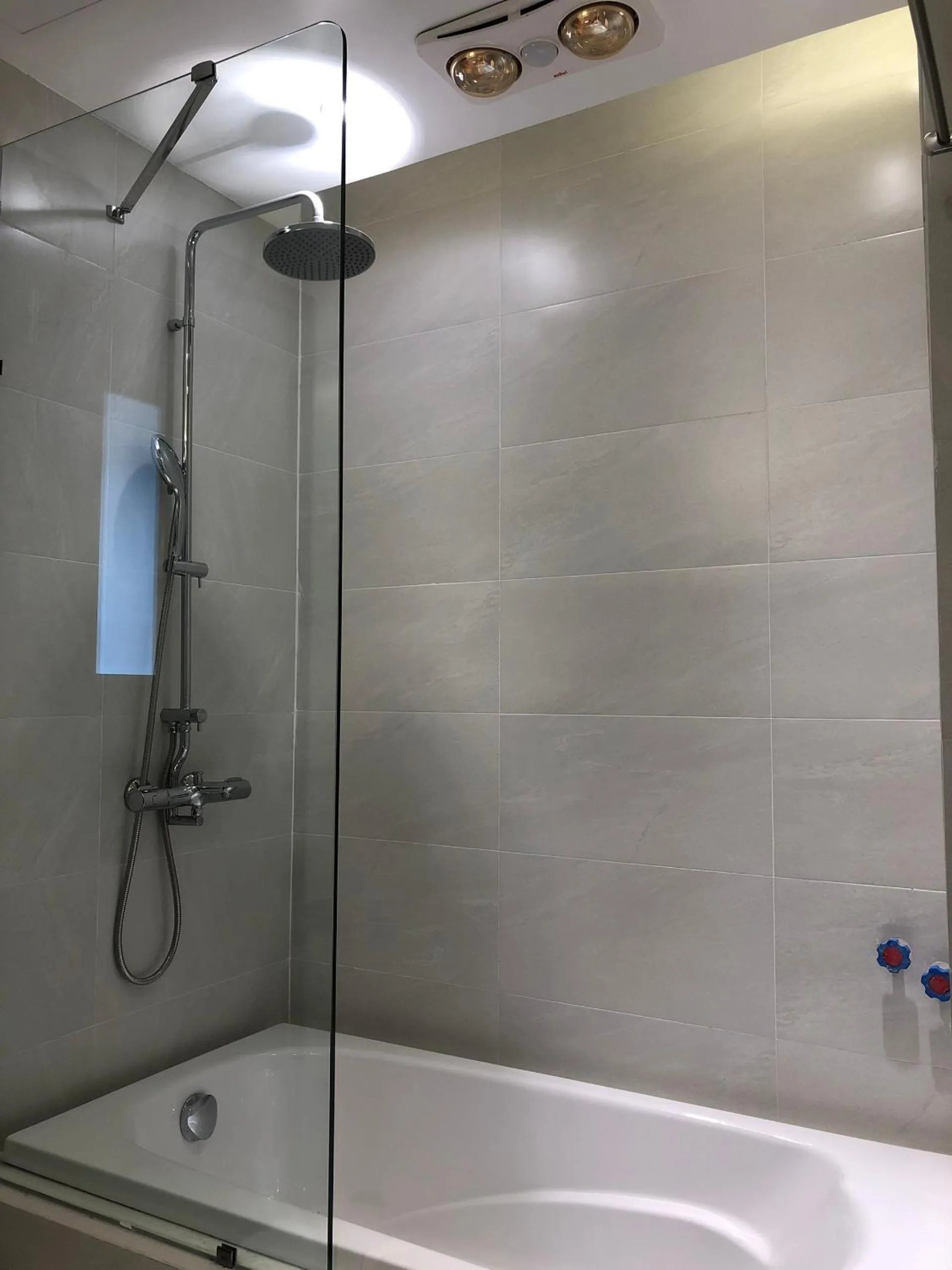 Shower in Merry House Imperia