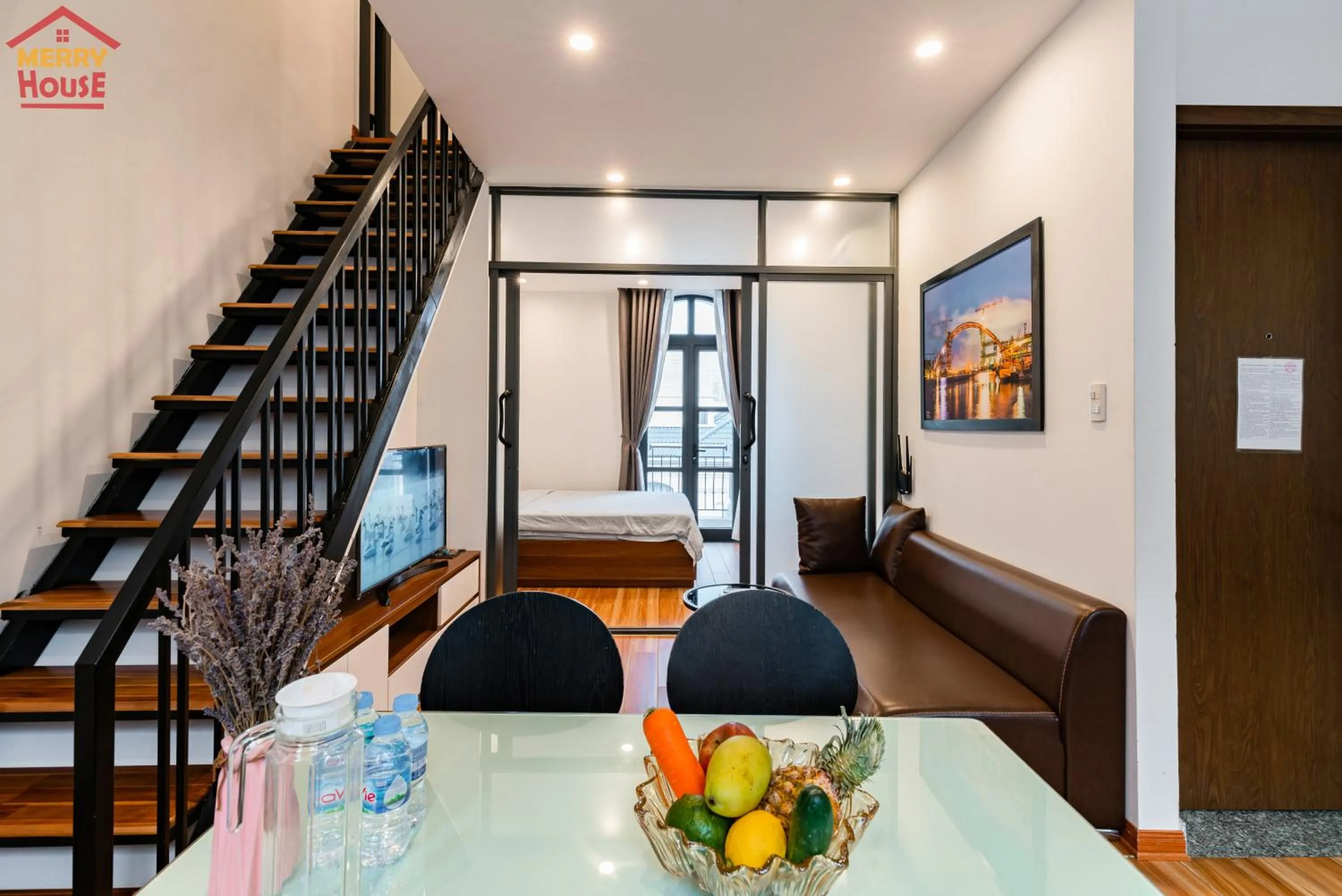 Dining area in Merry House Imperia