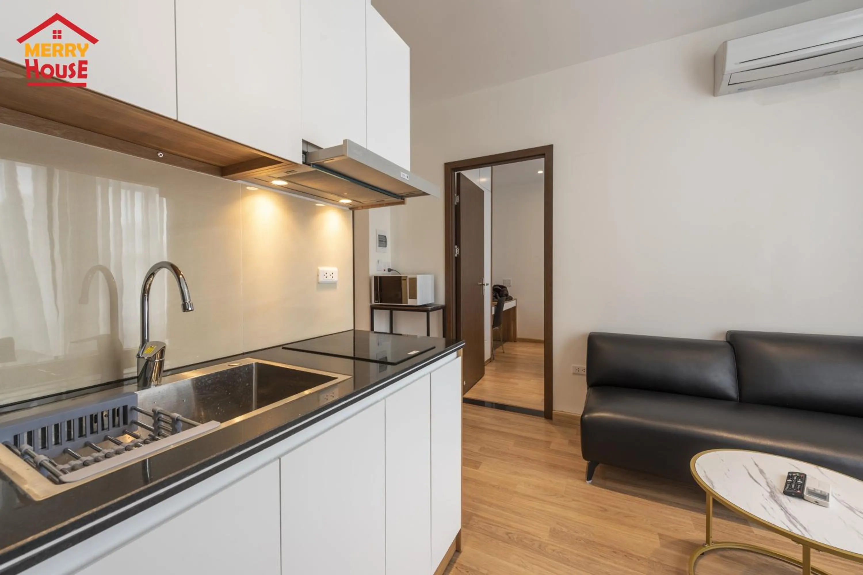 Kitchen or kitchenette in Merry House Imperia