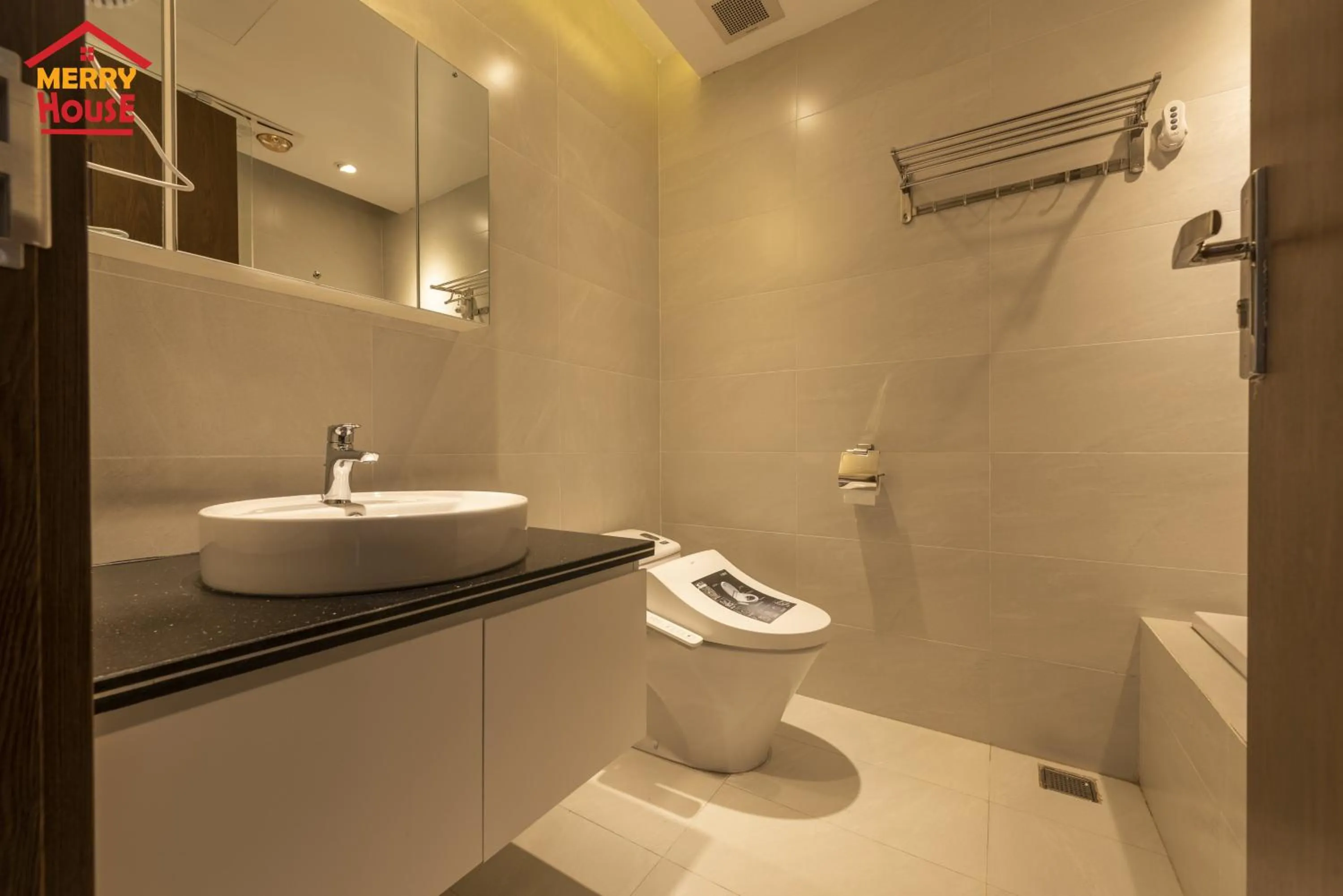 Shower in Merry House Imperia