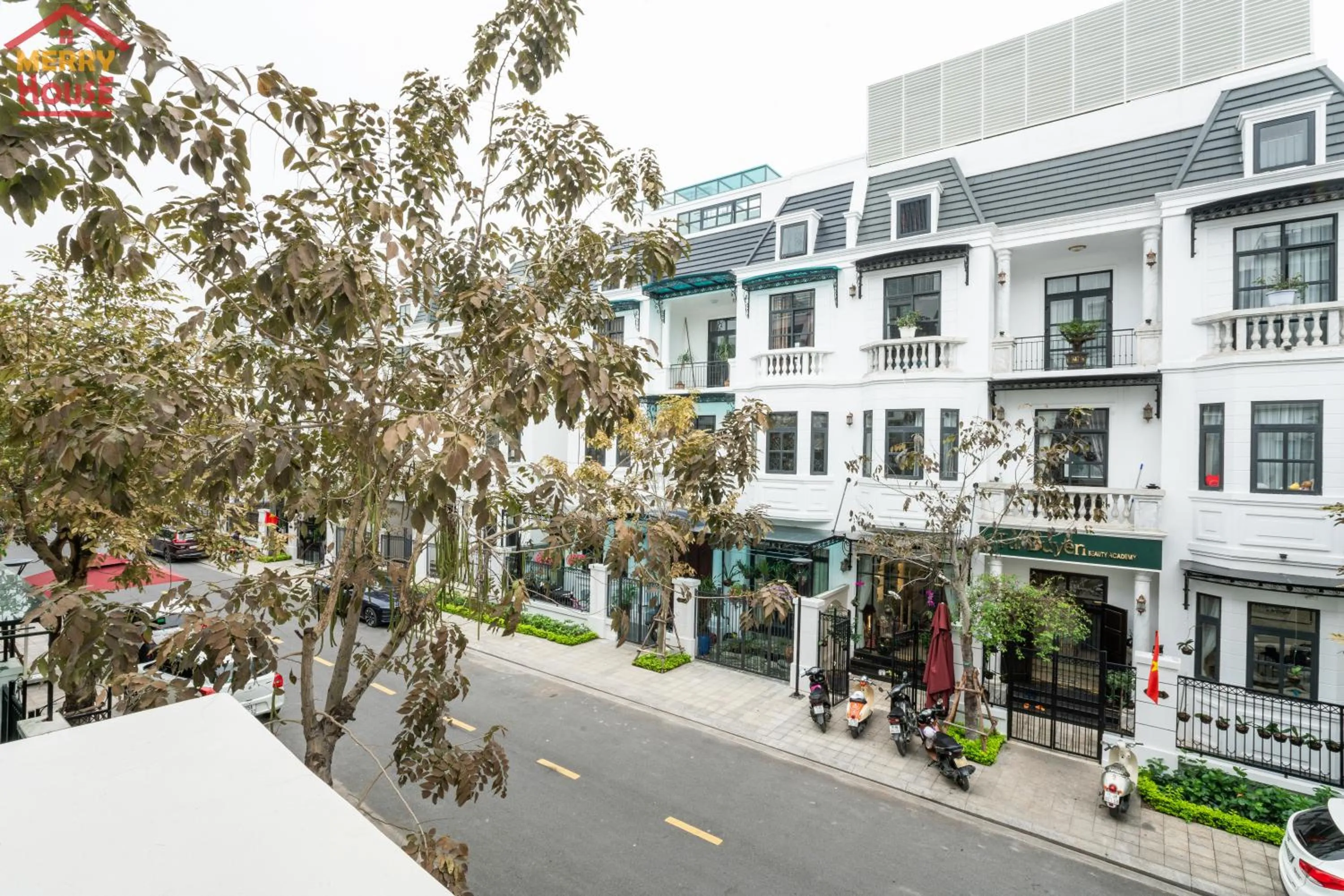 Day in Merry House Imperia