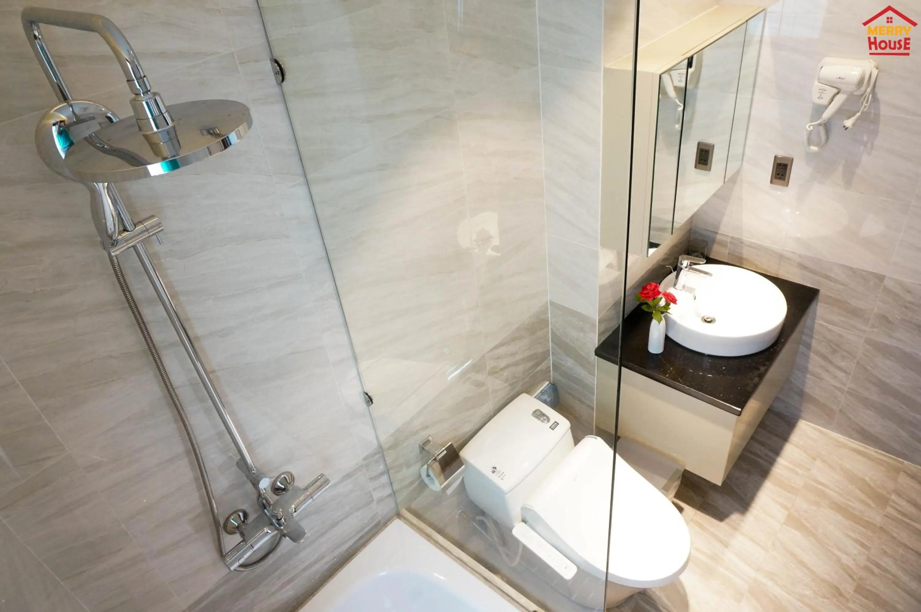 Shower in Merry House Imperia