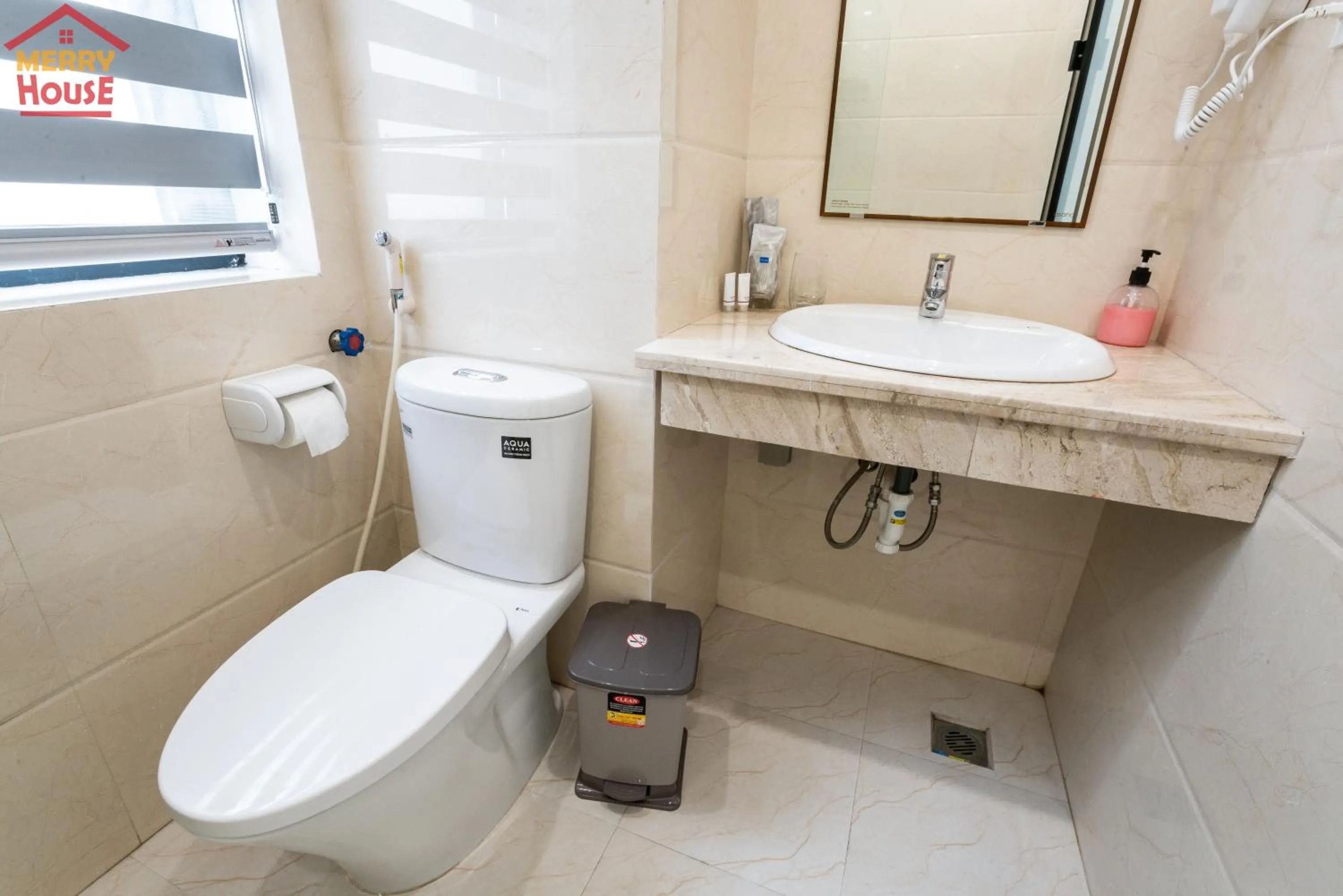 Shower in Merry House Imperia