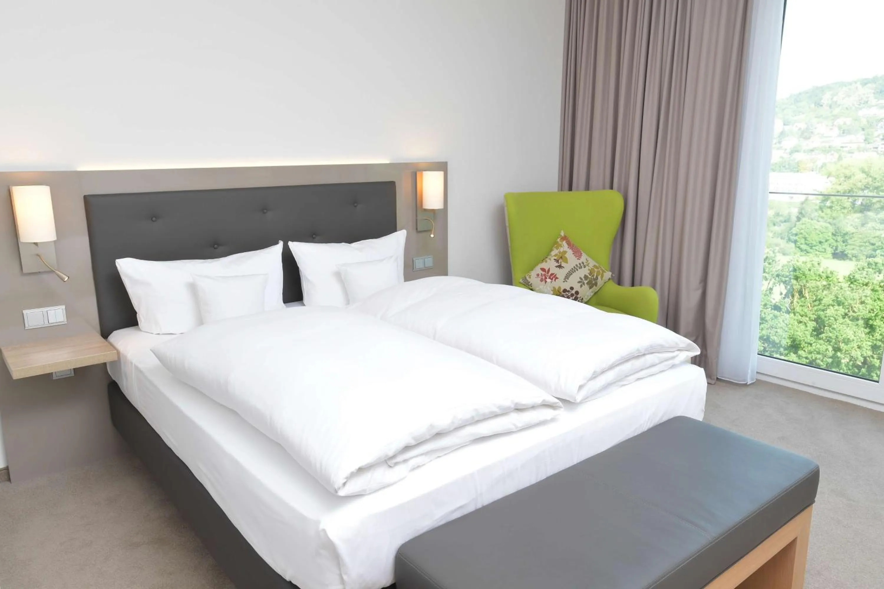 Bedroom, Bed in Best Western Queens Hotel Pforzheim-Niefern