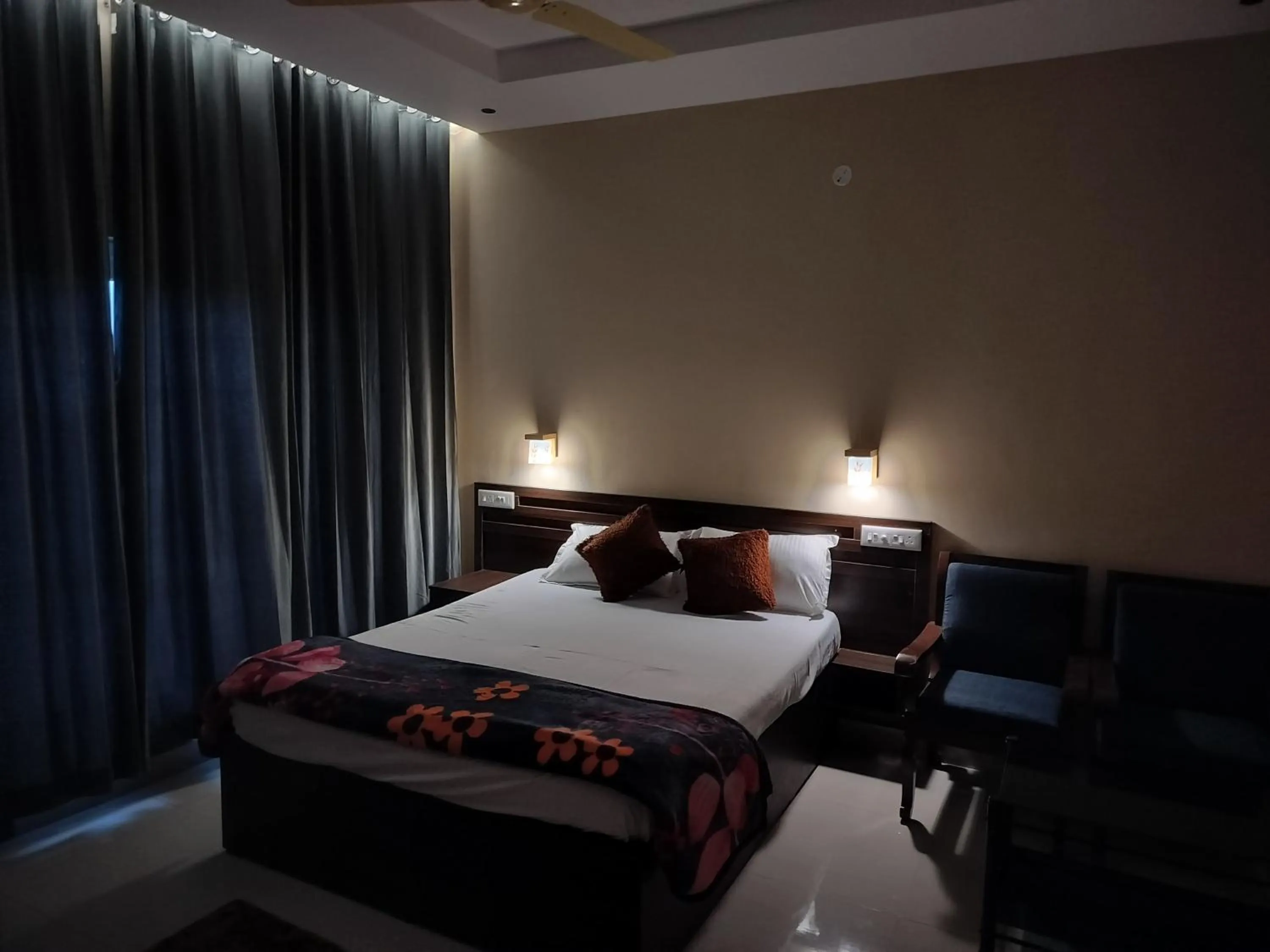 Bedroom, Bed in Biglaand Dew Castle