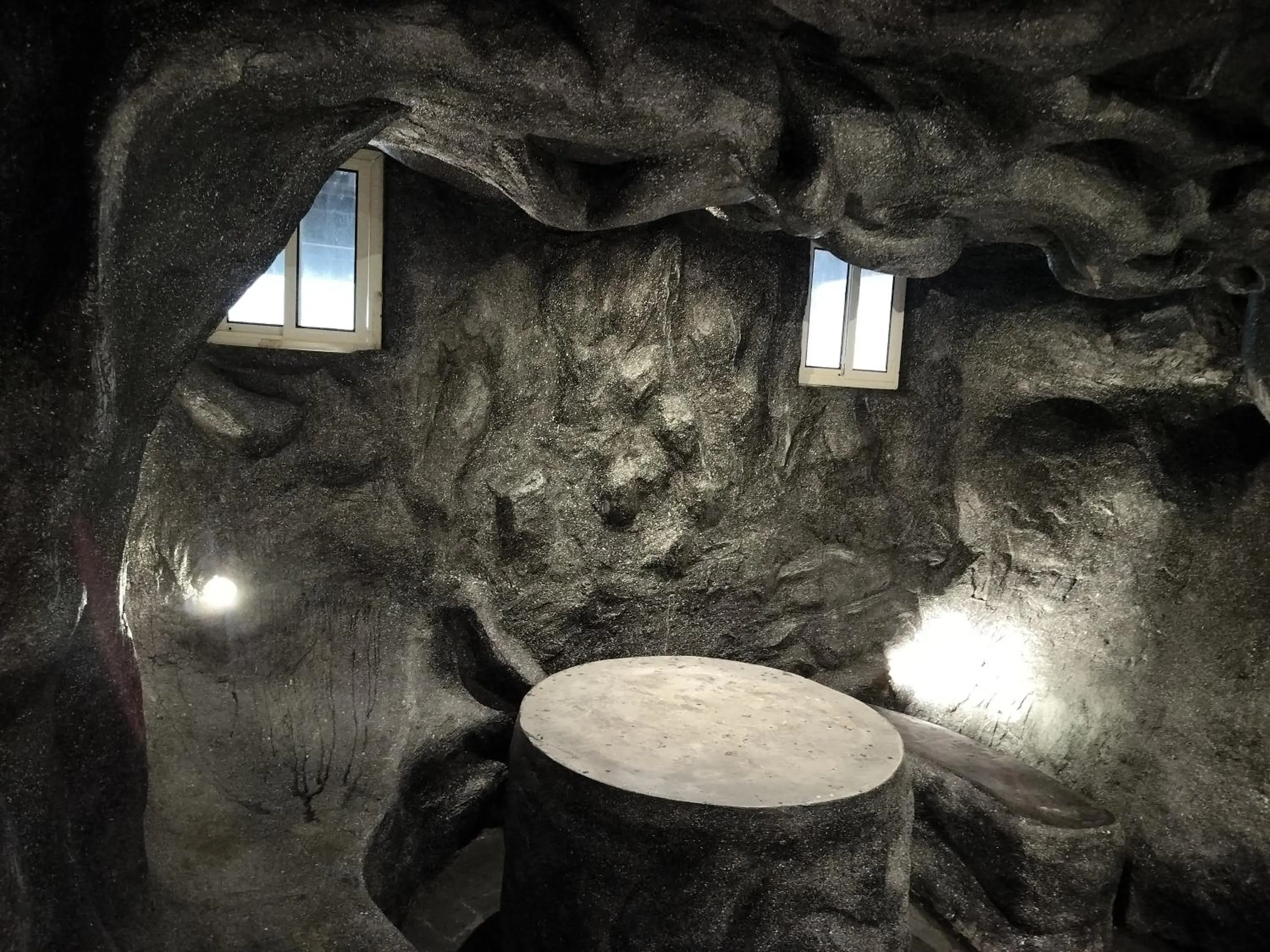 Seating area in Biglaand Dew Castle