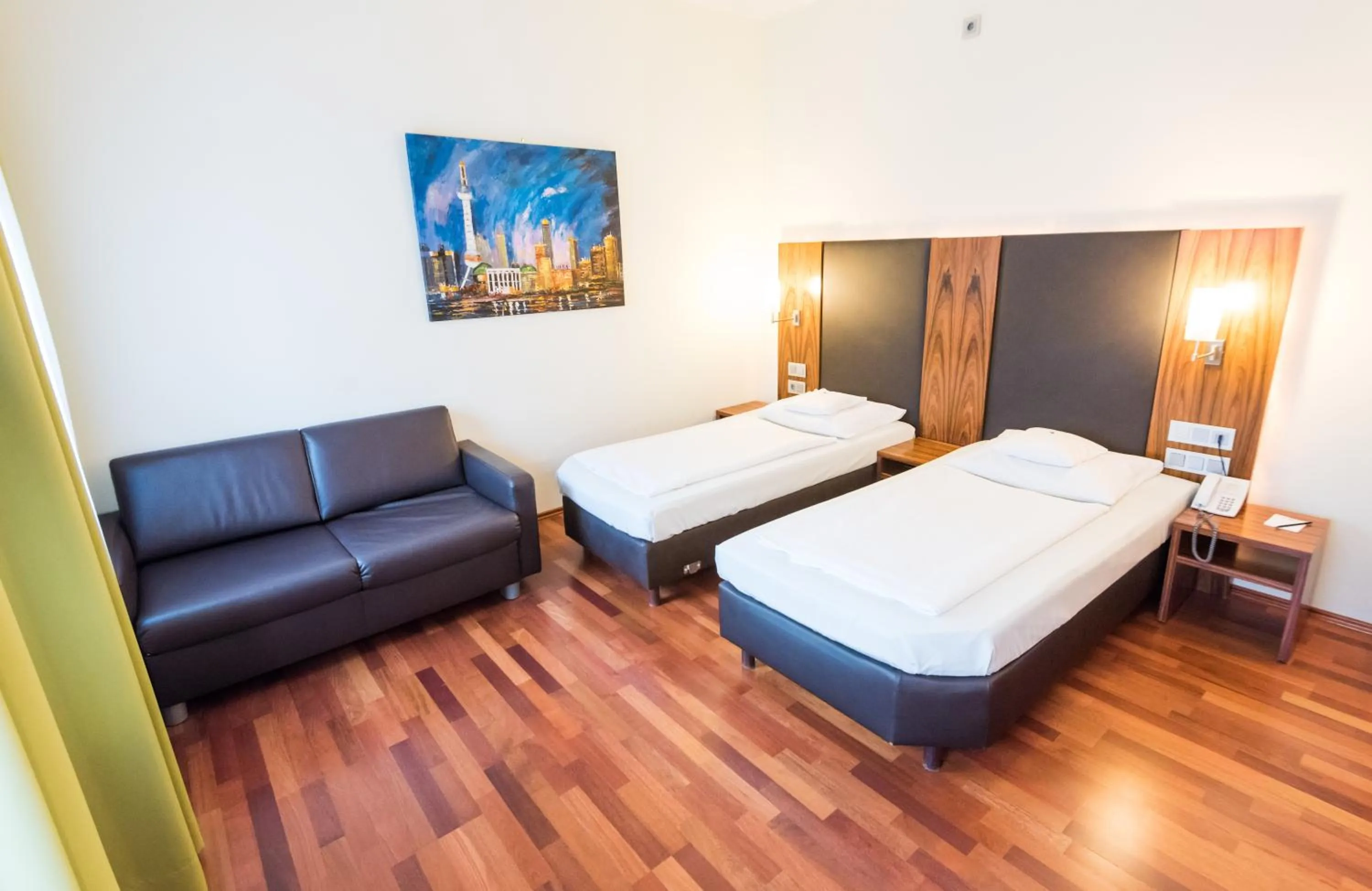 Bedroom, Bed in Hotel Stuttgart 21