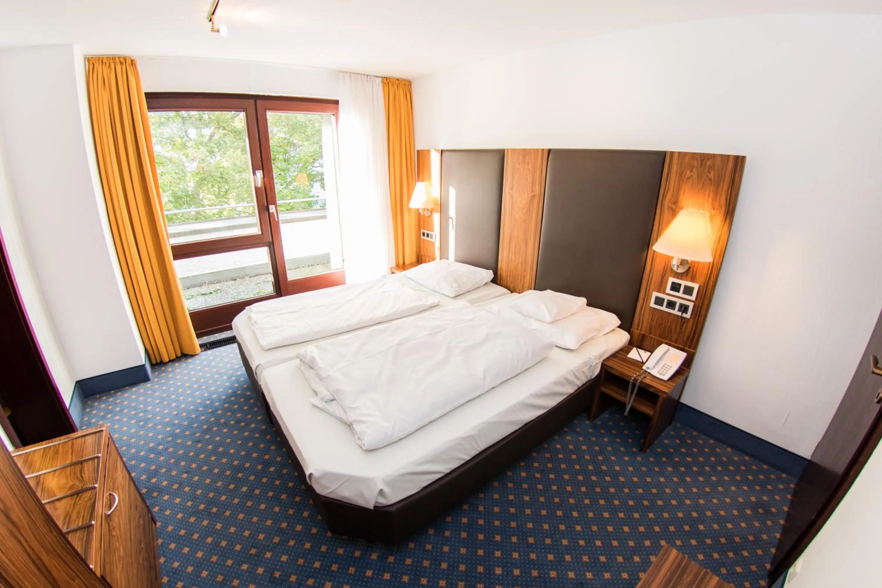 Day, Bed in Hotel Stuttgart 21