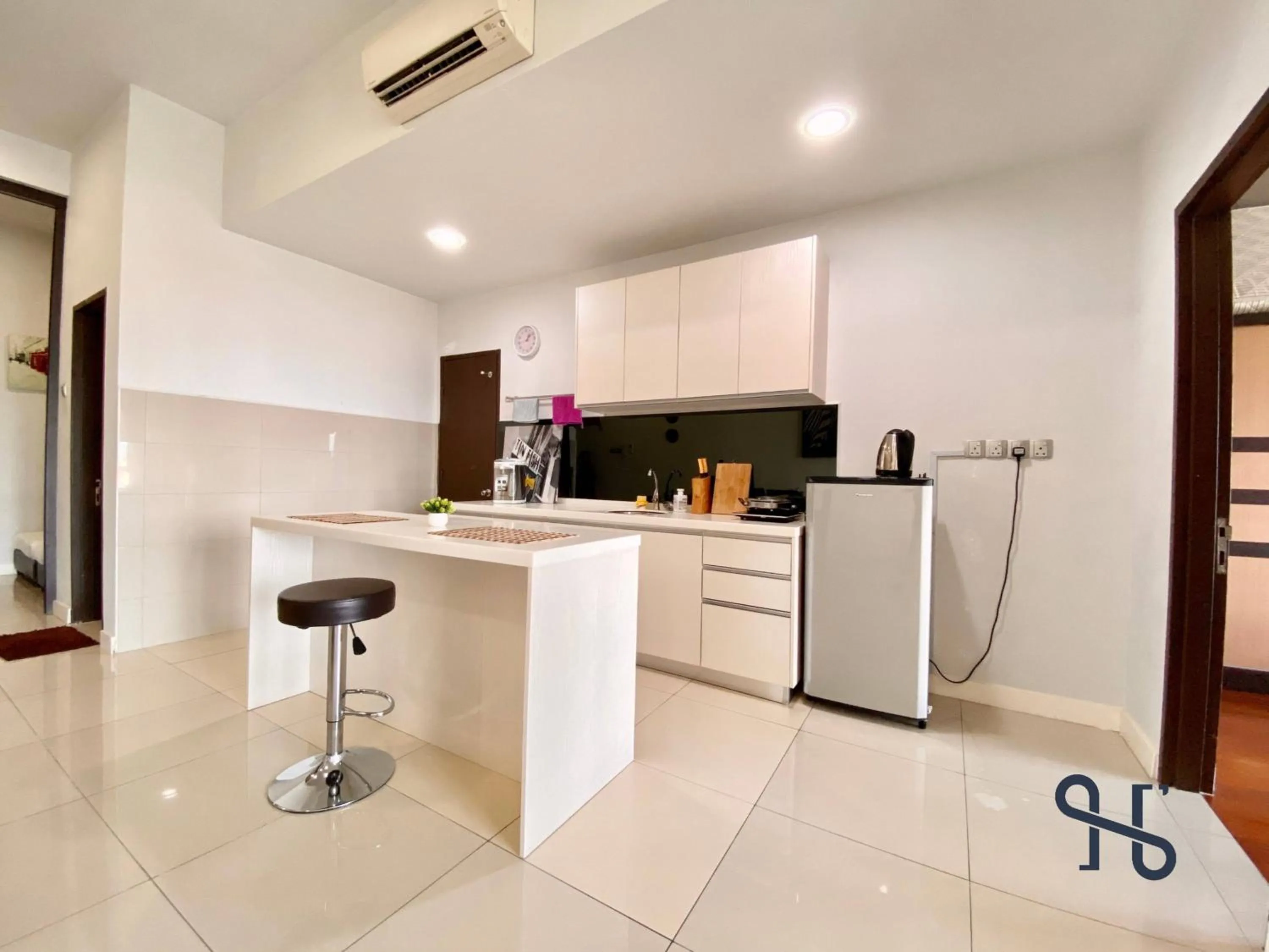 Kitchen or kitchenette in Homesuite' Home at The Loft