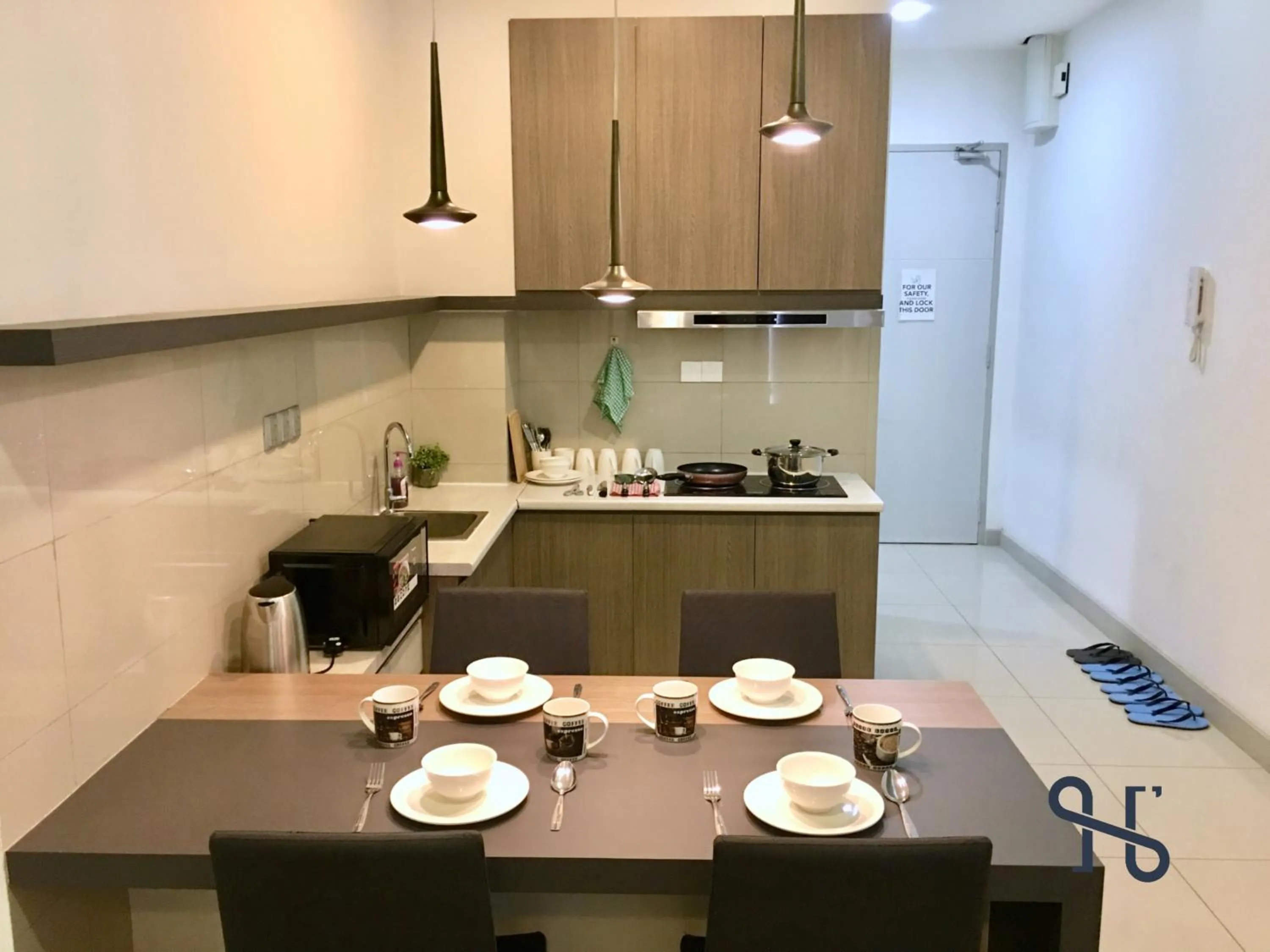 Kitchen or kitchenette in Homesuite' Home at The Loft