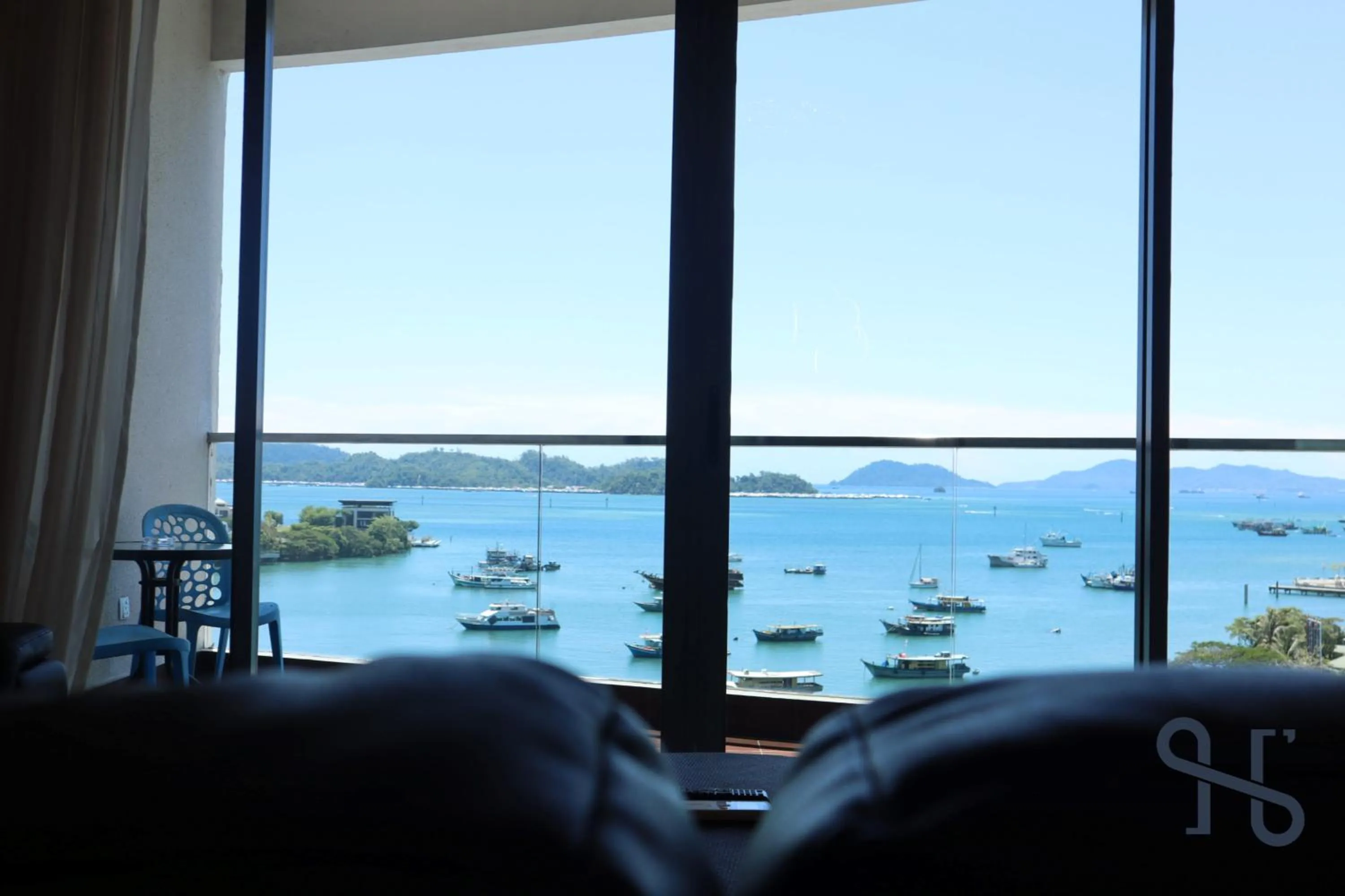 Day in Homesuite' Home at The Loft