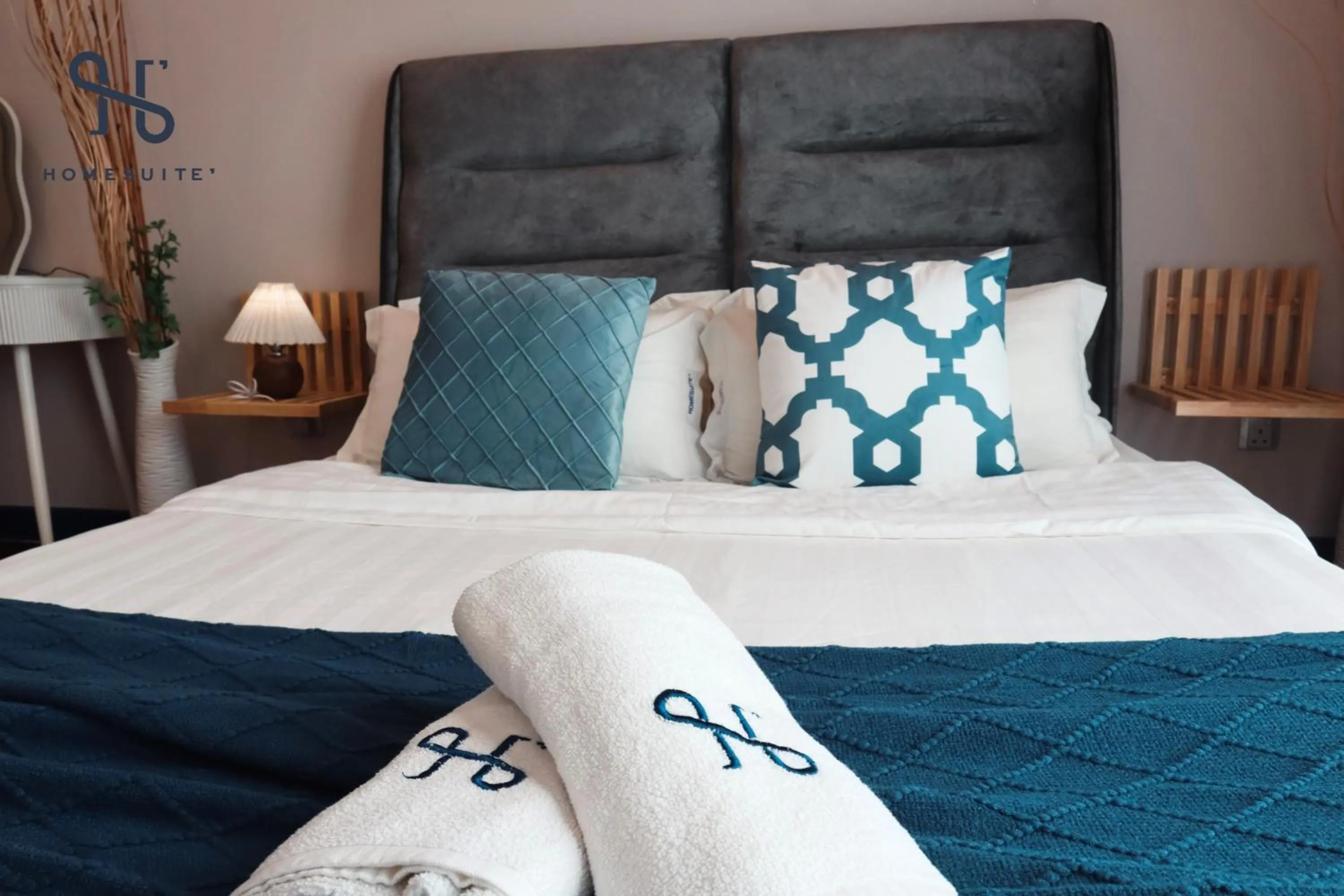 Photo of the whole room, Bed in Homesuite' Home at The Loft