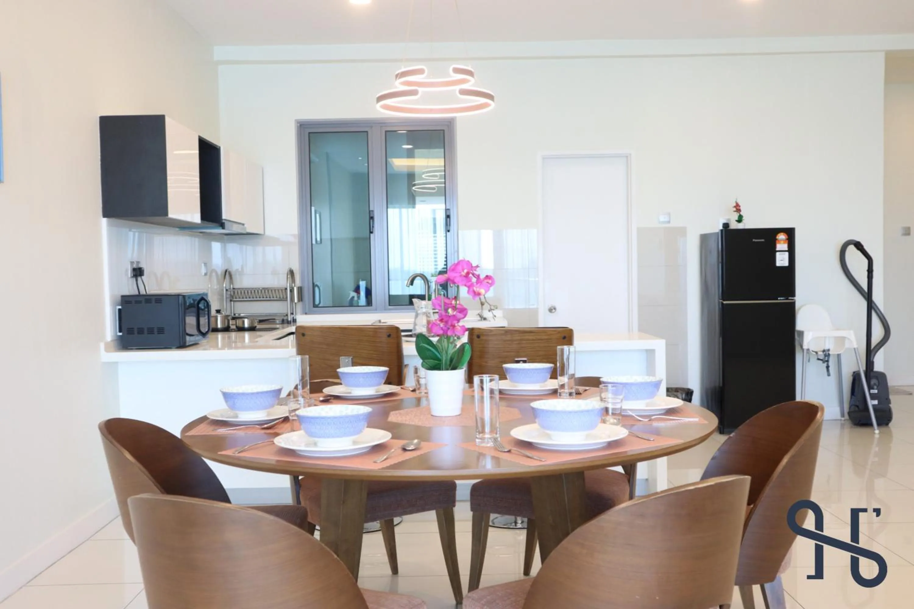 Kitchen or kitchenette in Homesuite' Home at The Loft
