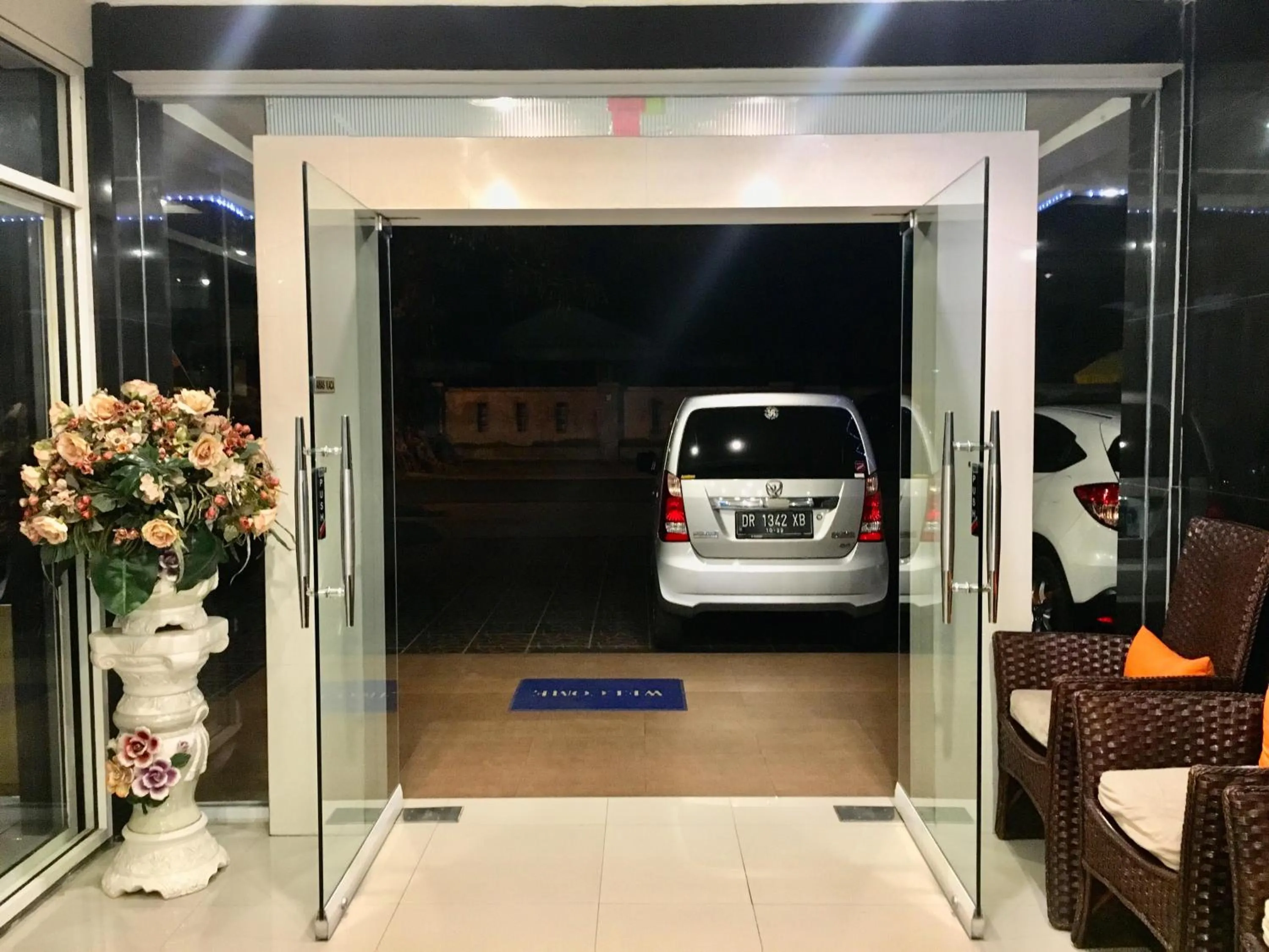 Facade/entrance in Gading Guest House