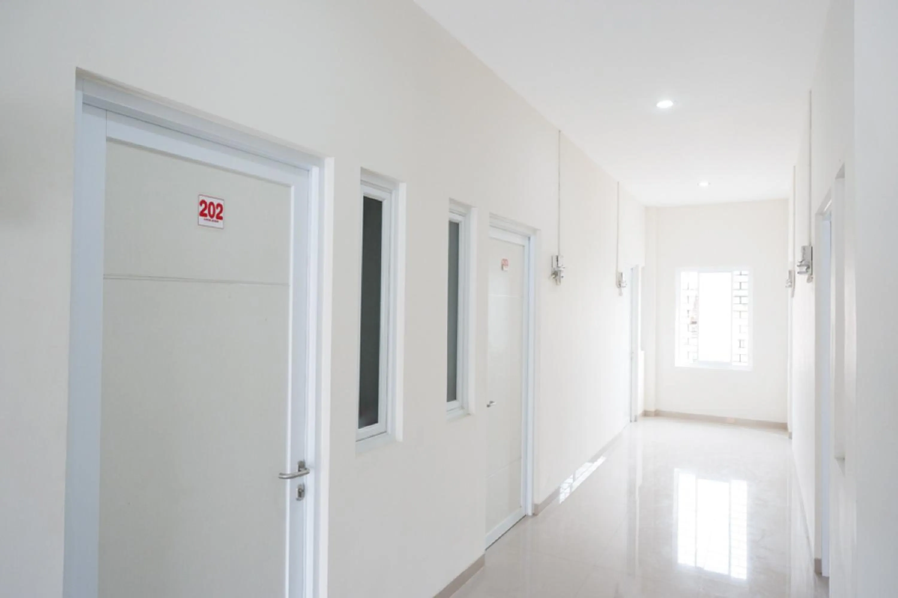 Area and facilities in RedDoorz near Pacific Mall Tegal 2