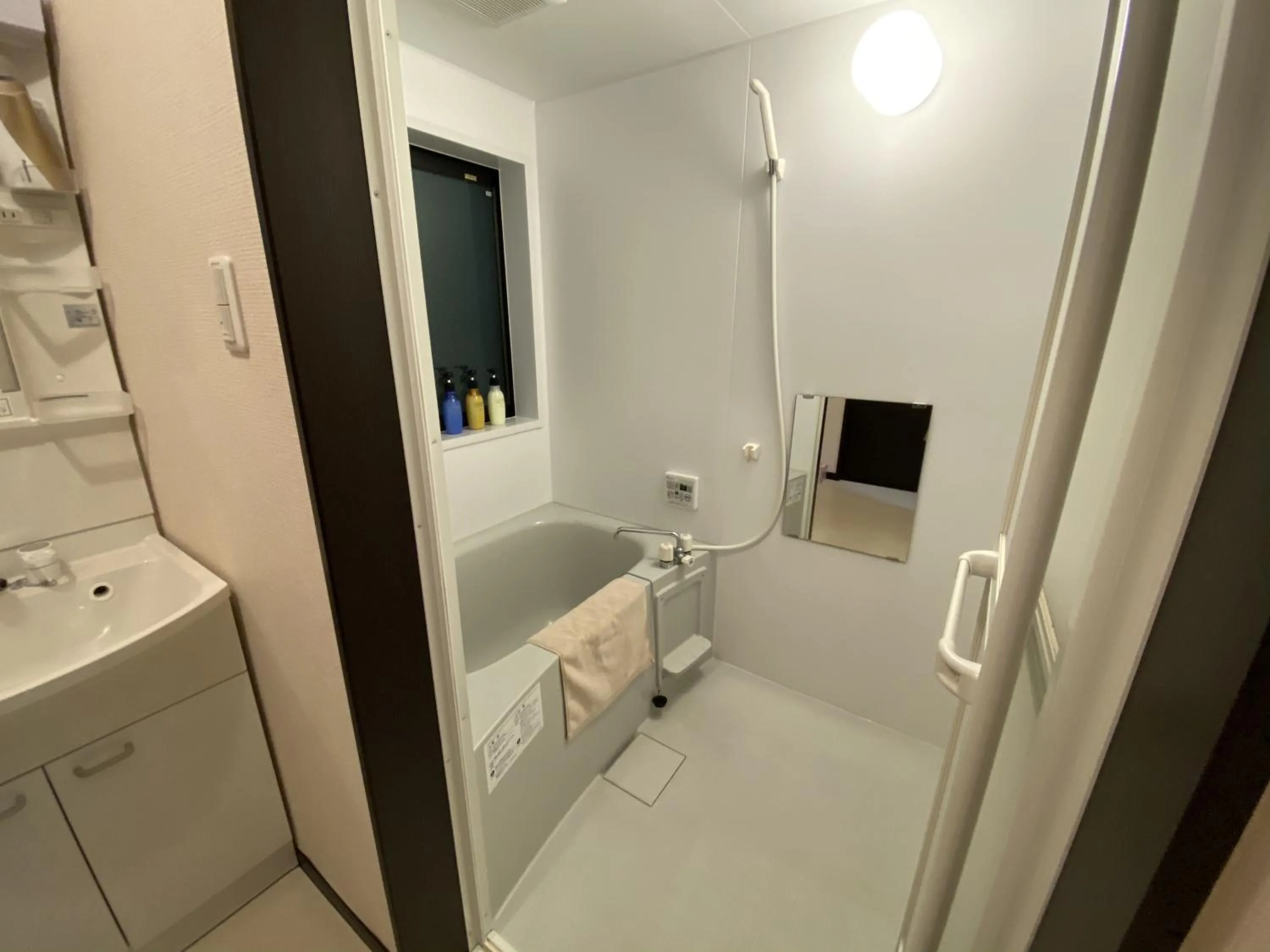 Shower in KYOTO STATION HOUSE