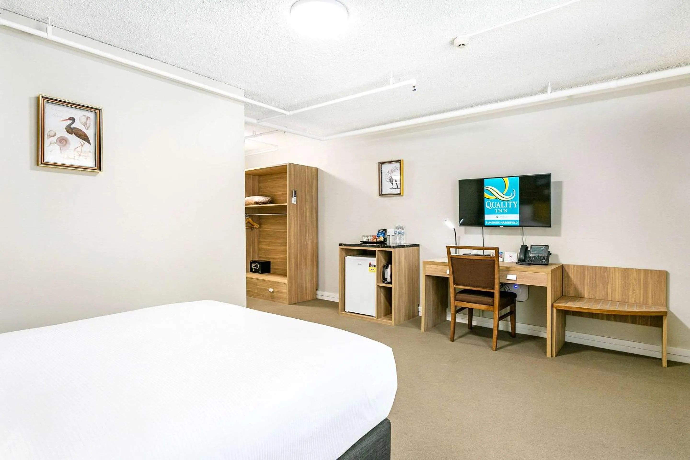 Bedroom, Bed in Quality Inn Sunshine Haberfield