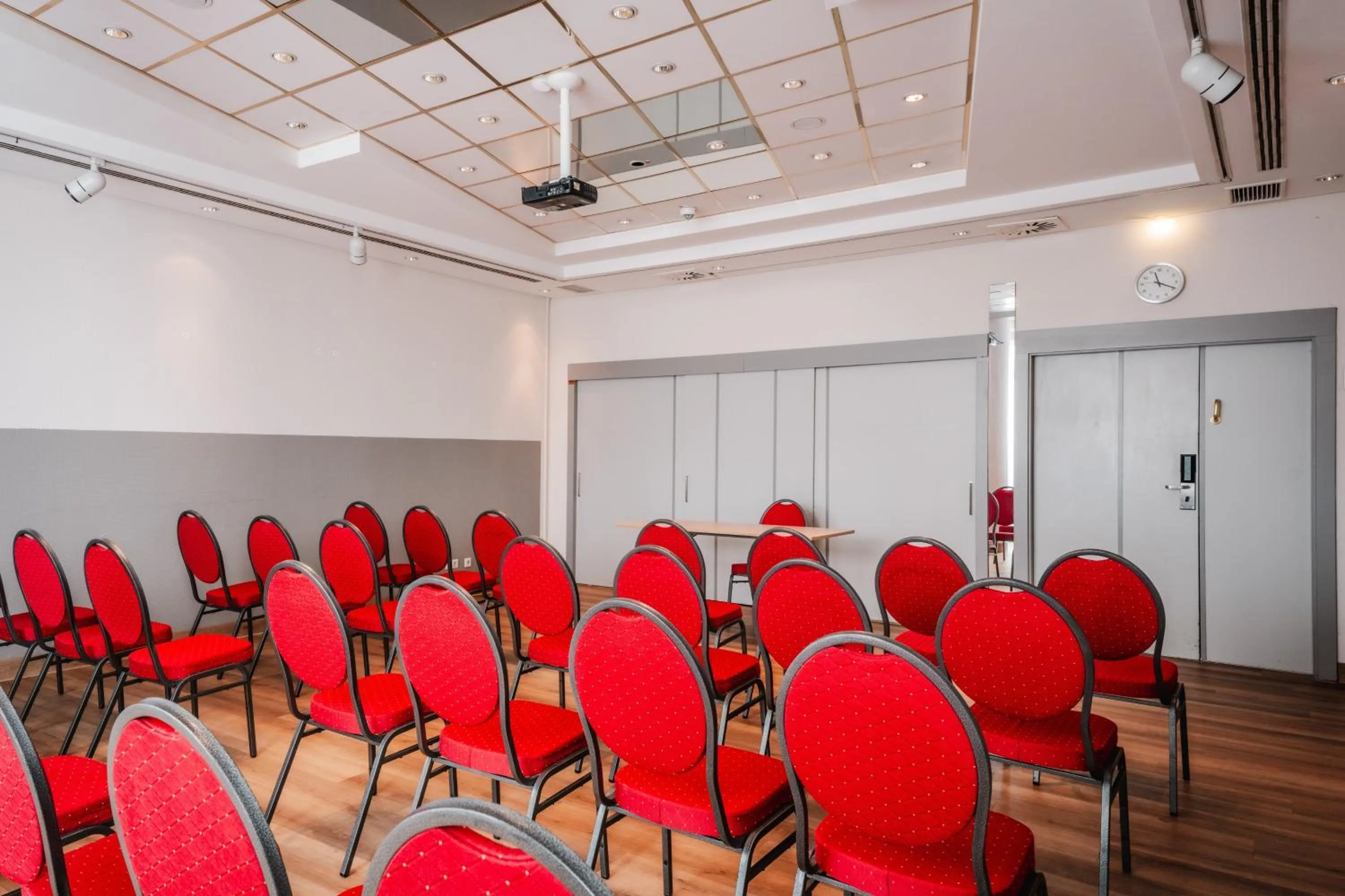 Meeting/conference room in Leonardo Hotel Aachen