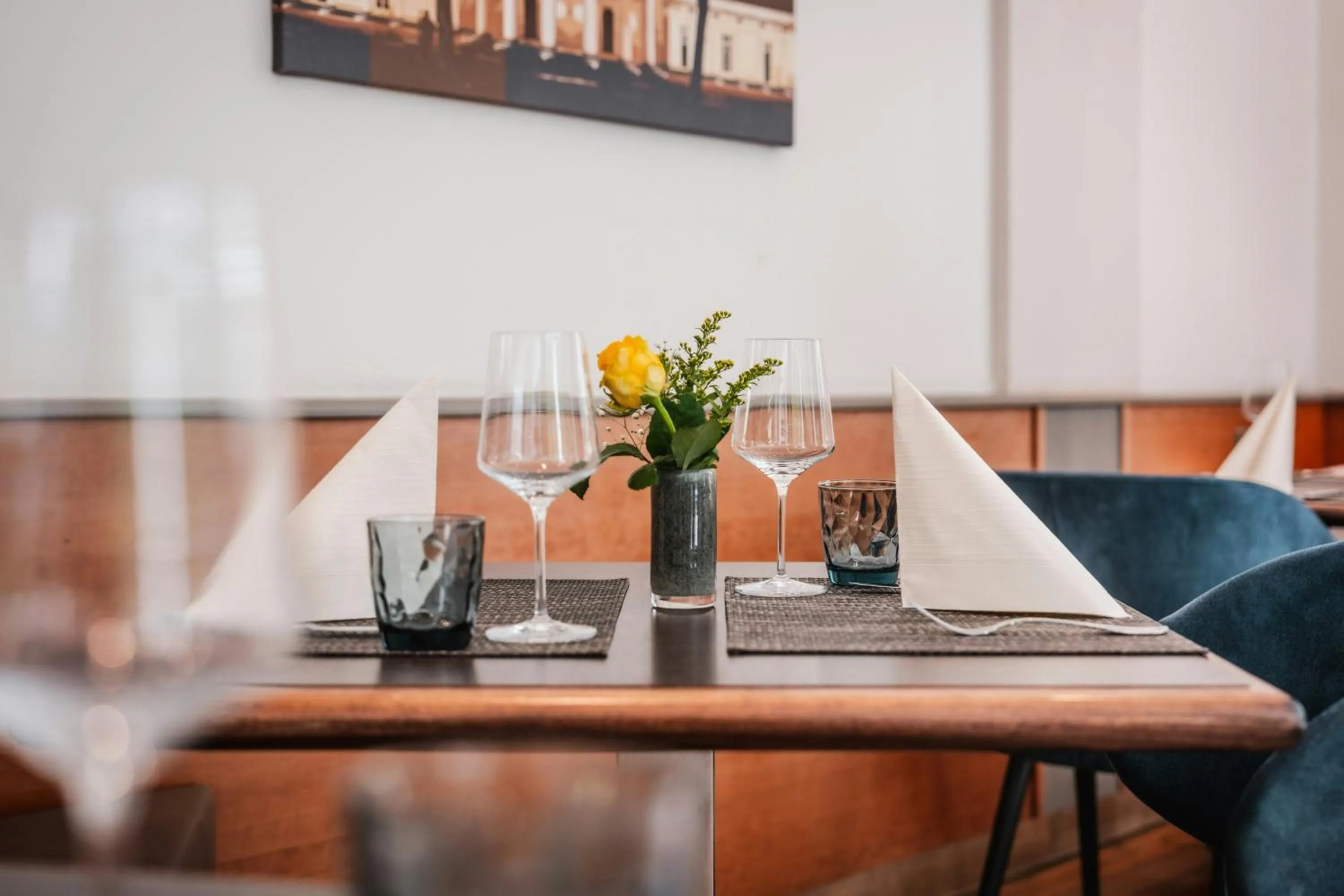 Restaurant/places to eat in Leonardo Hotel Aachen