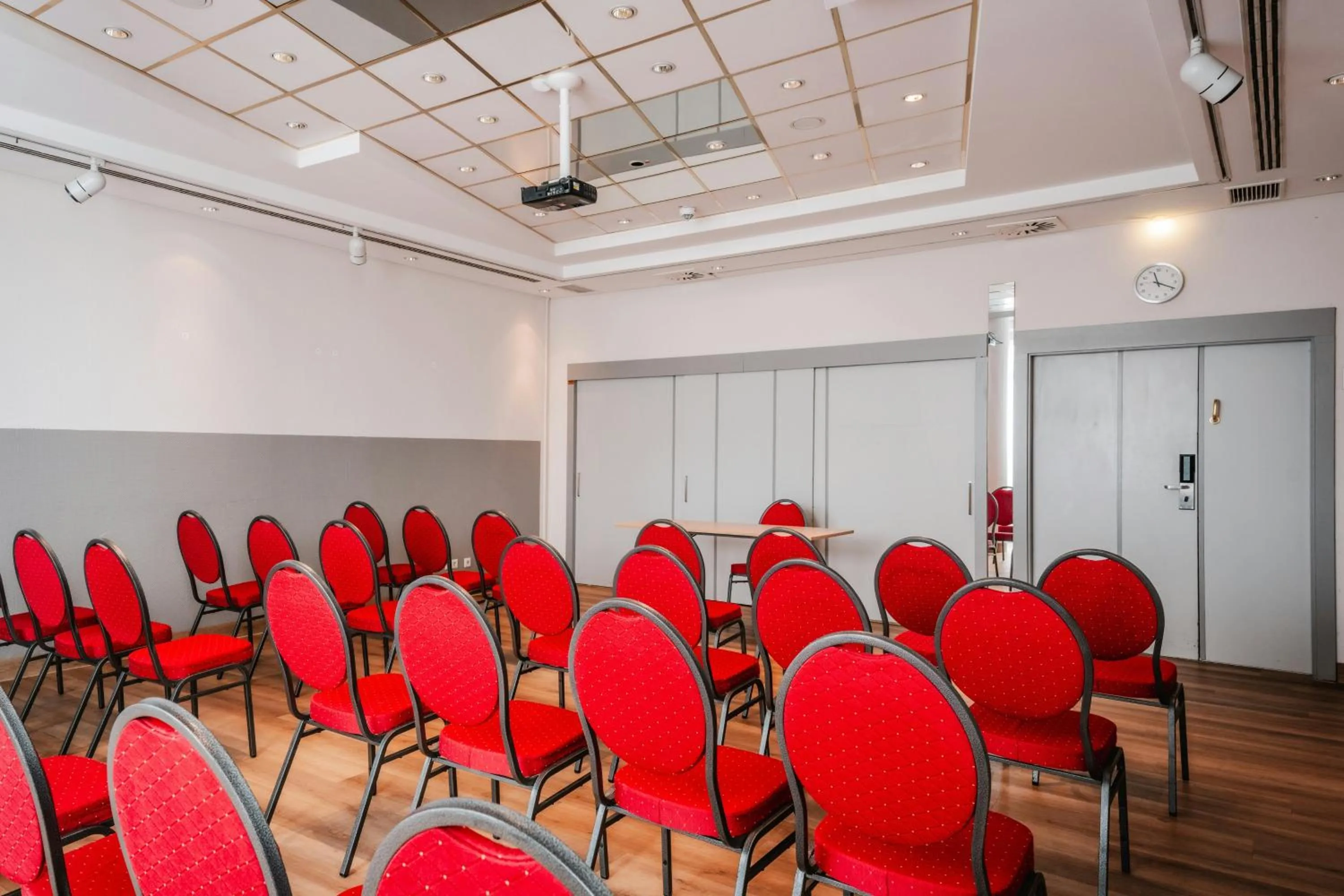 Meeting/conference room in Leonardo Hotel Aachen