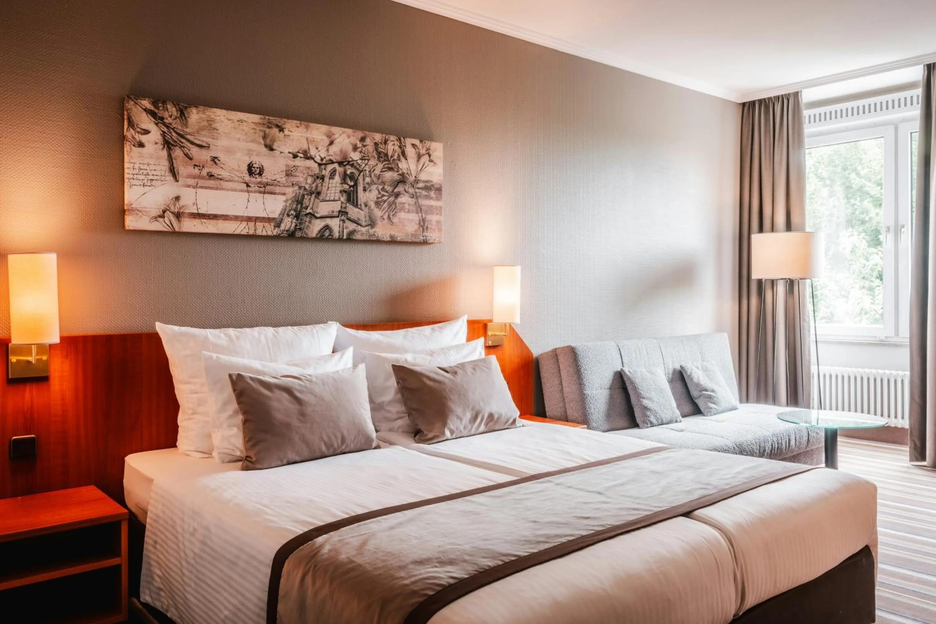 Bedroom, Bed in Leonardo Hotel Aachen