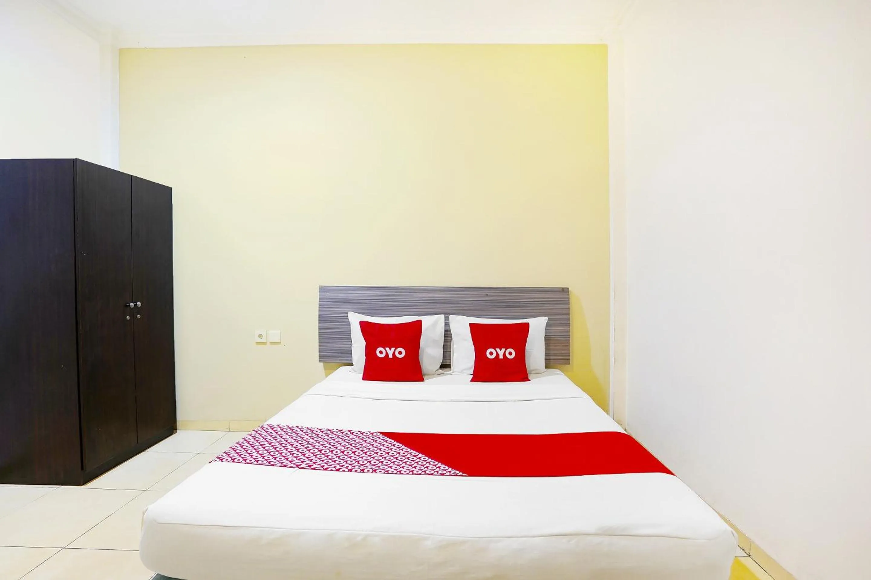 Bedroom in Hotel O Pondok Inap Shofwa 2