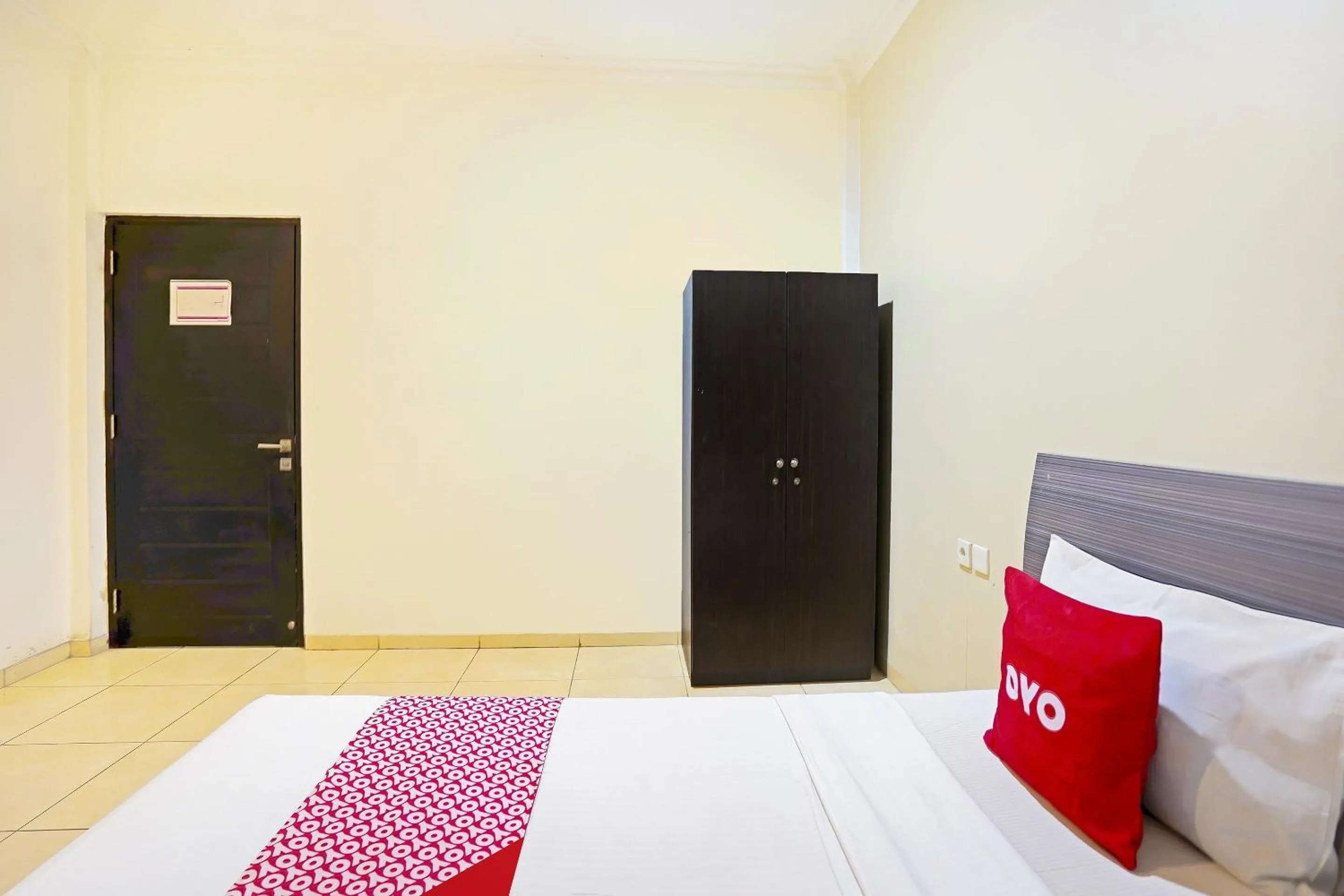 Bedroom in Hotel O Pondok Inap Shofwa 2