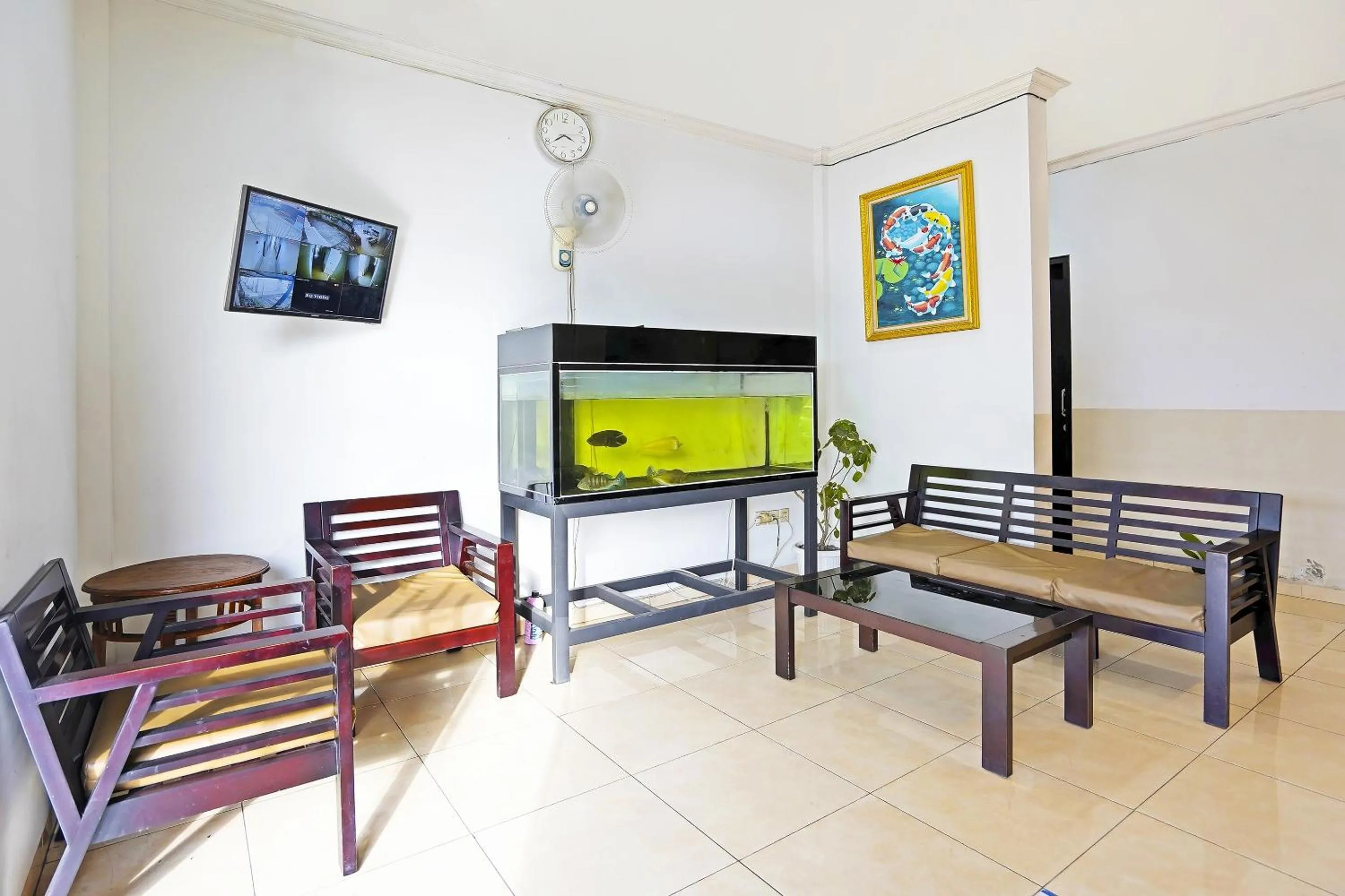 Lobby or reception in Hotel O Pondok Inap Shofwa 2