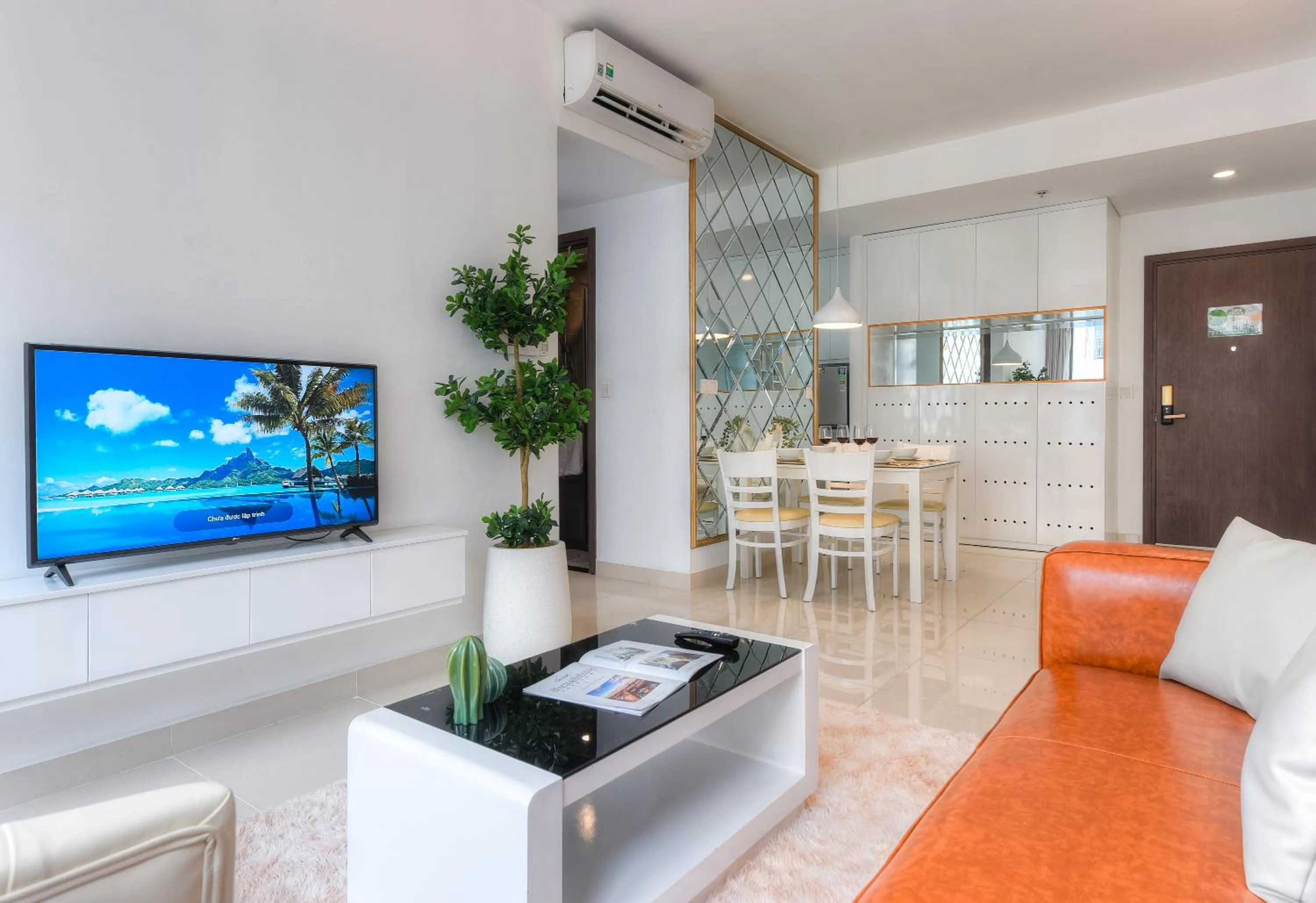 Photo of the whole room in S Lux Apartment