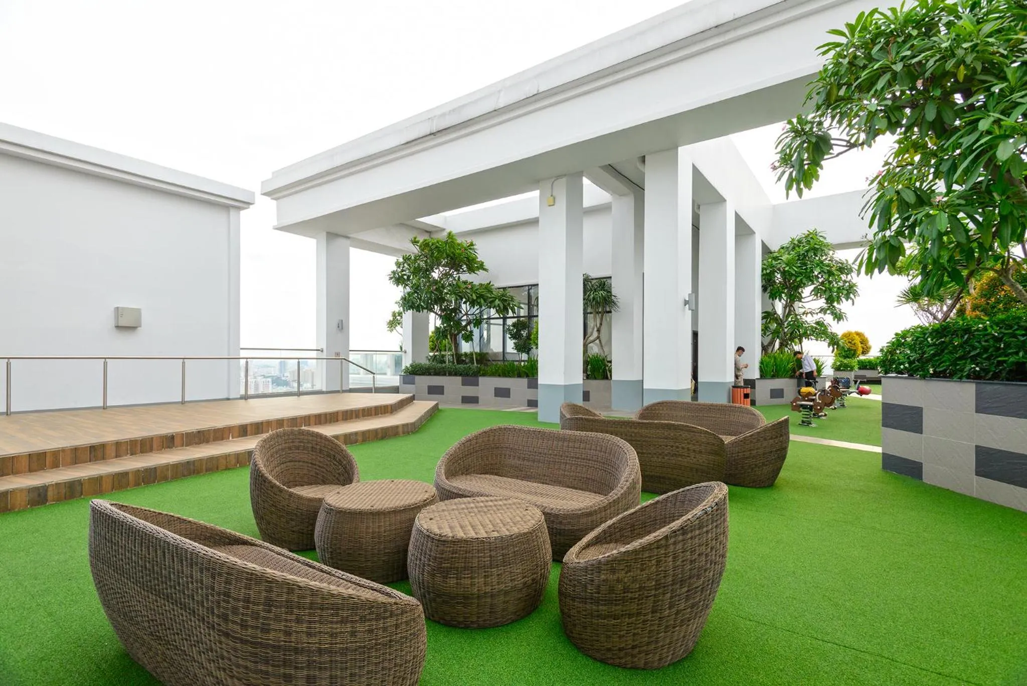 Day in S Lux Apartment