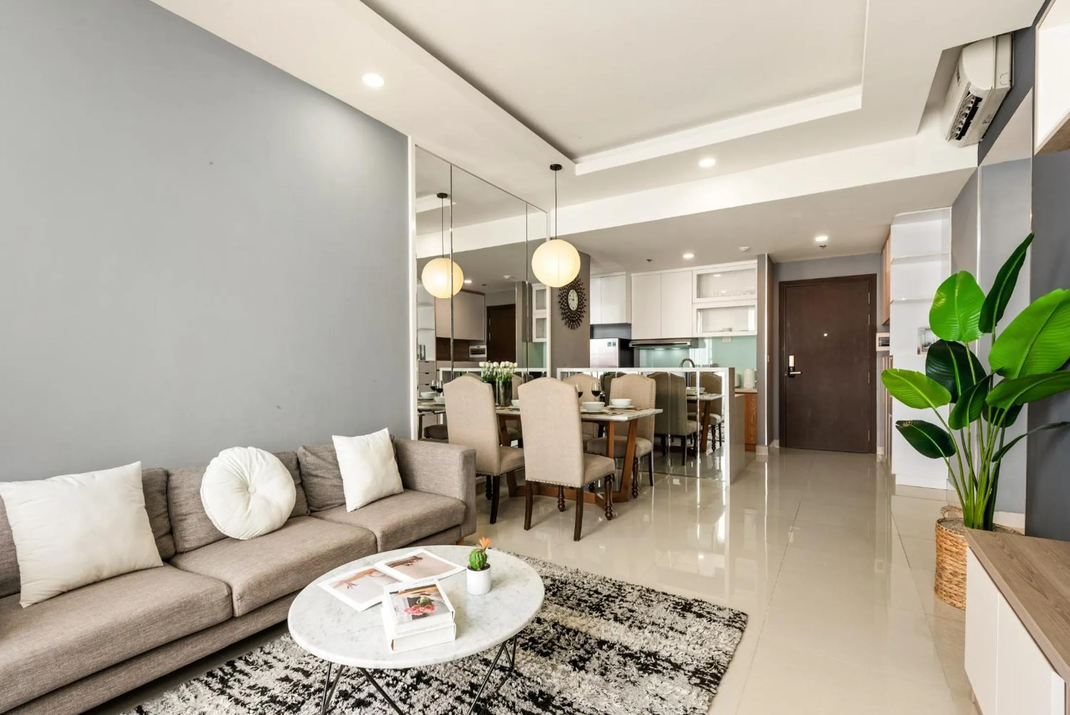 Photo of the whole room in S Lux Apartment