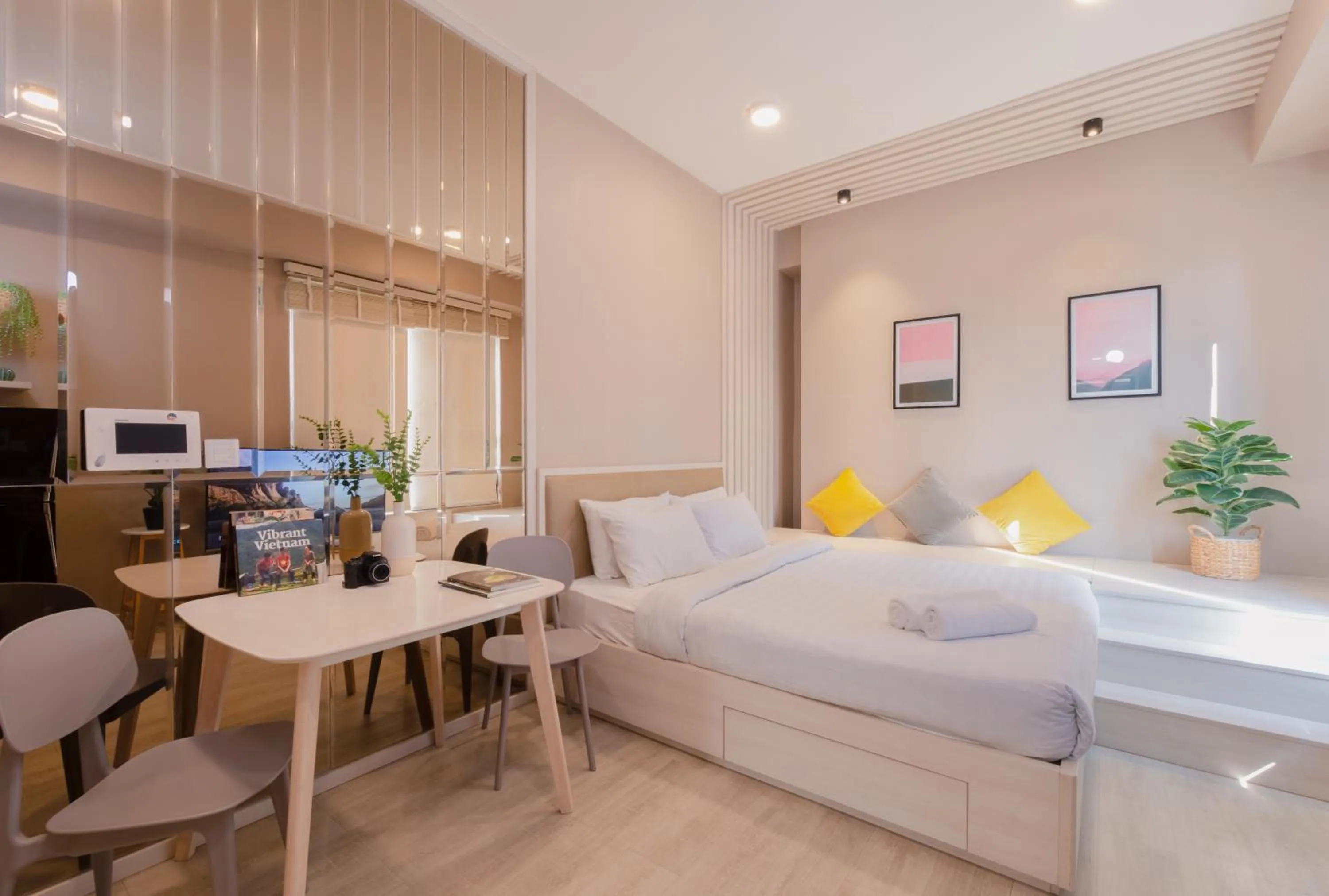 Photo of the whole room, Bed in S Lux Apartment