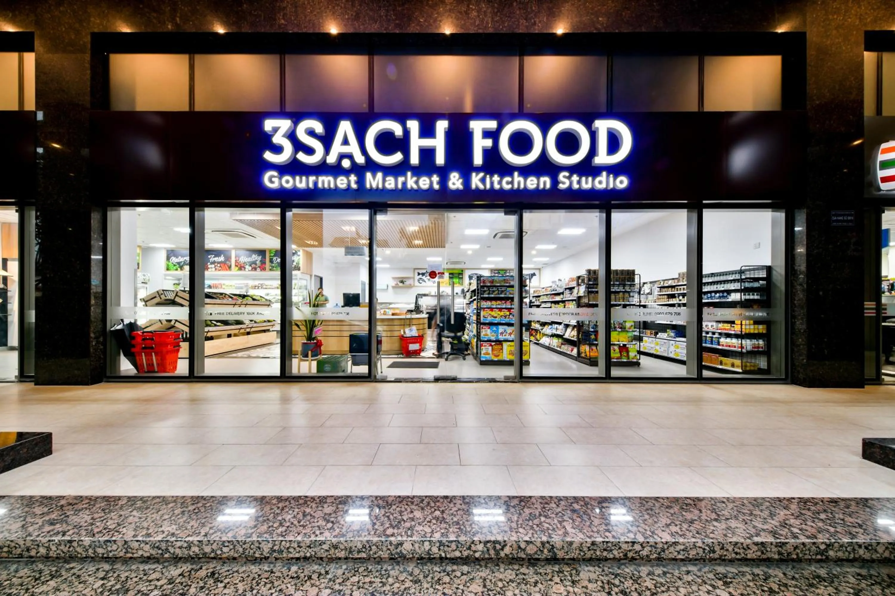 Property logo or sign in S Lux Apartment