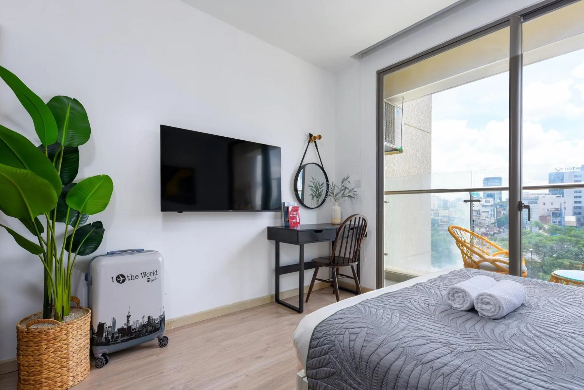 Photo of the whole room, Bed in S Lux Apartment