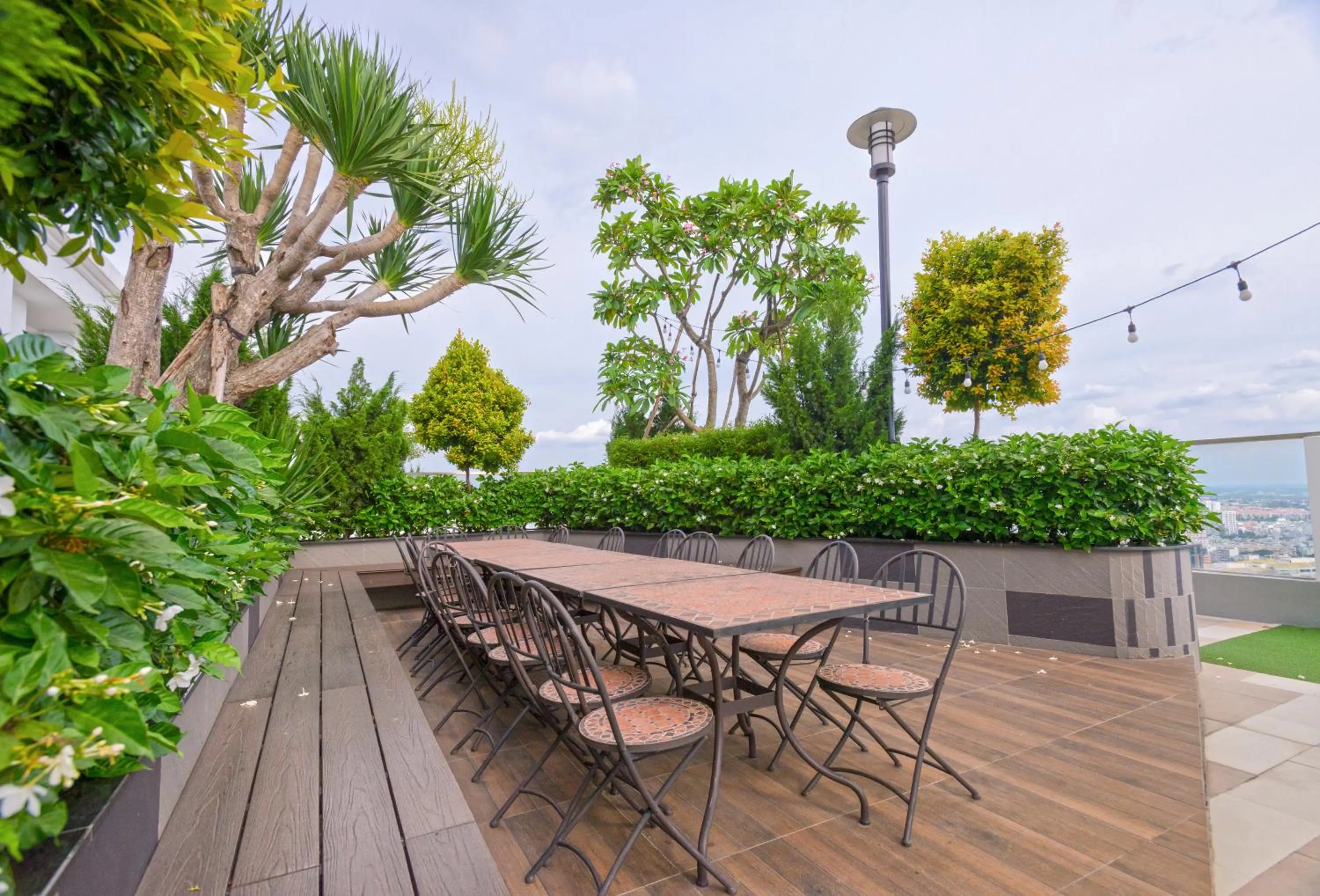 Day in S Lux Apartment