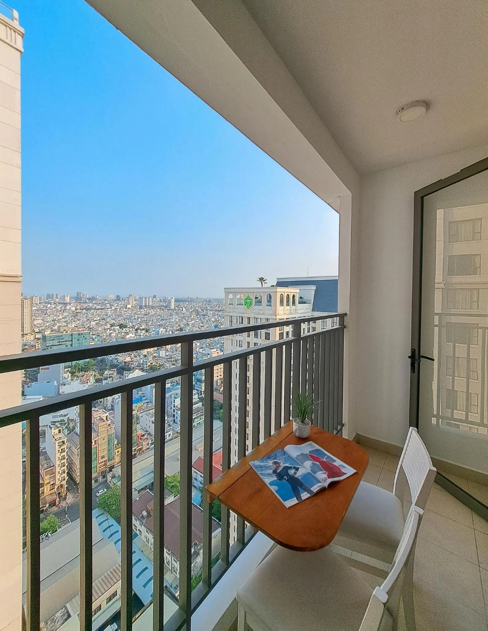 Balcony/Terrace in S Lux Apartment