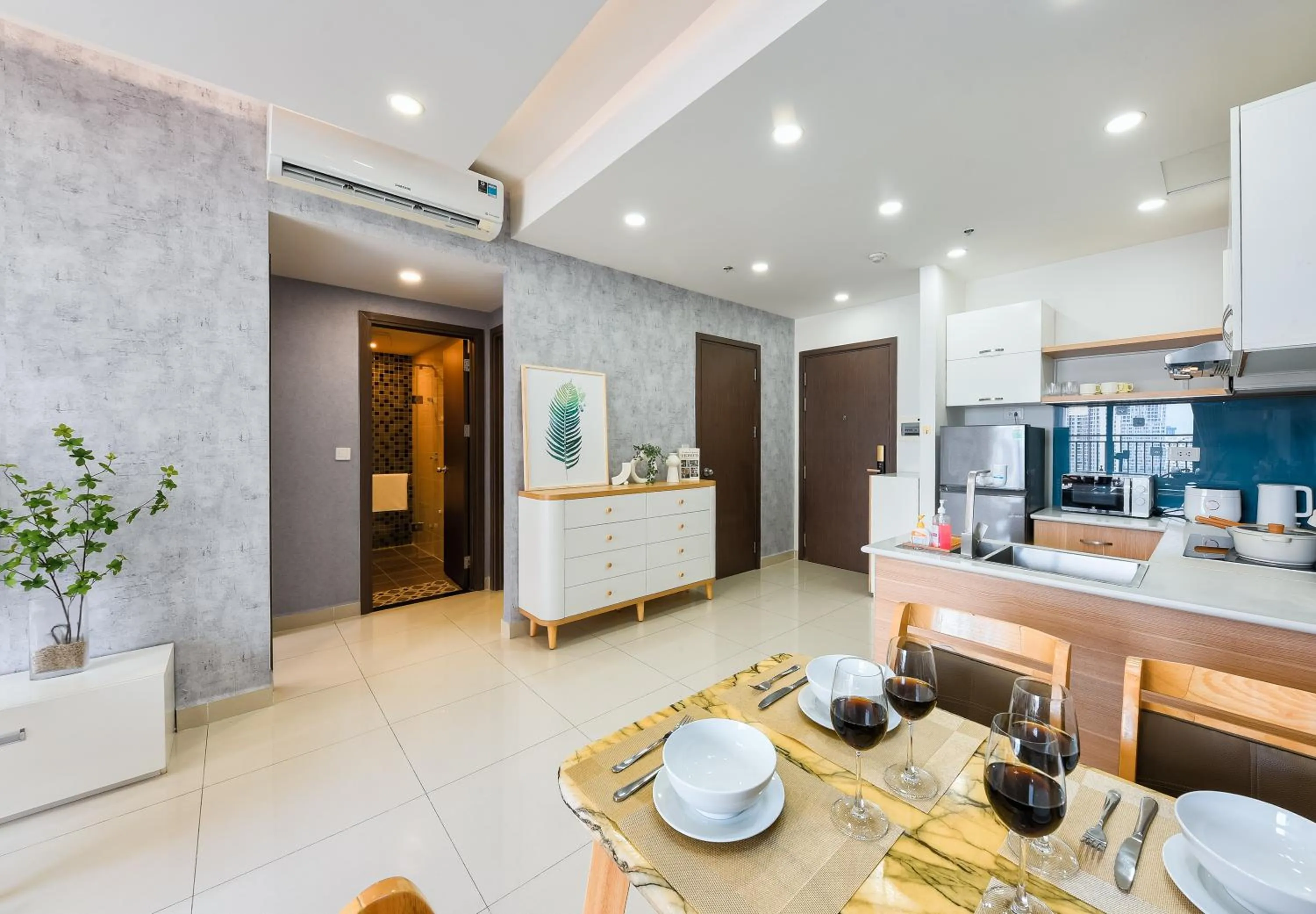 Photo of the whole room in S Lux Apartment