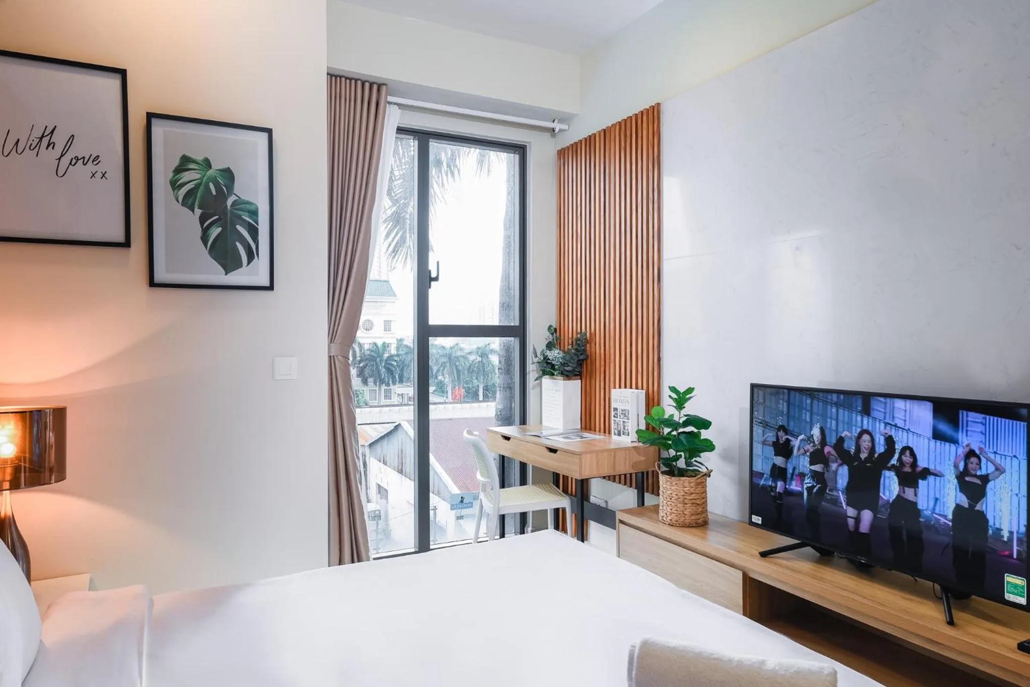 Bedroom, Bed in S Lux Apartment