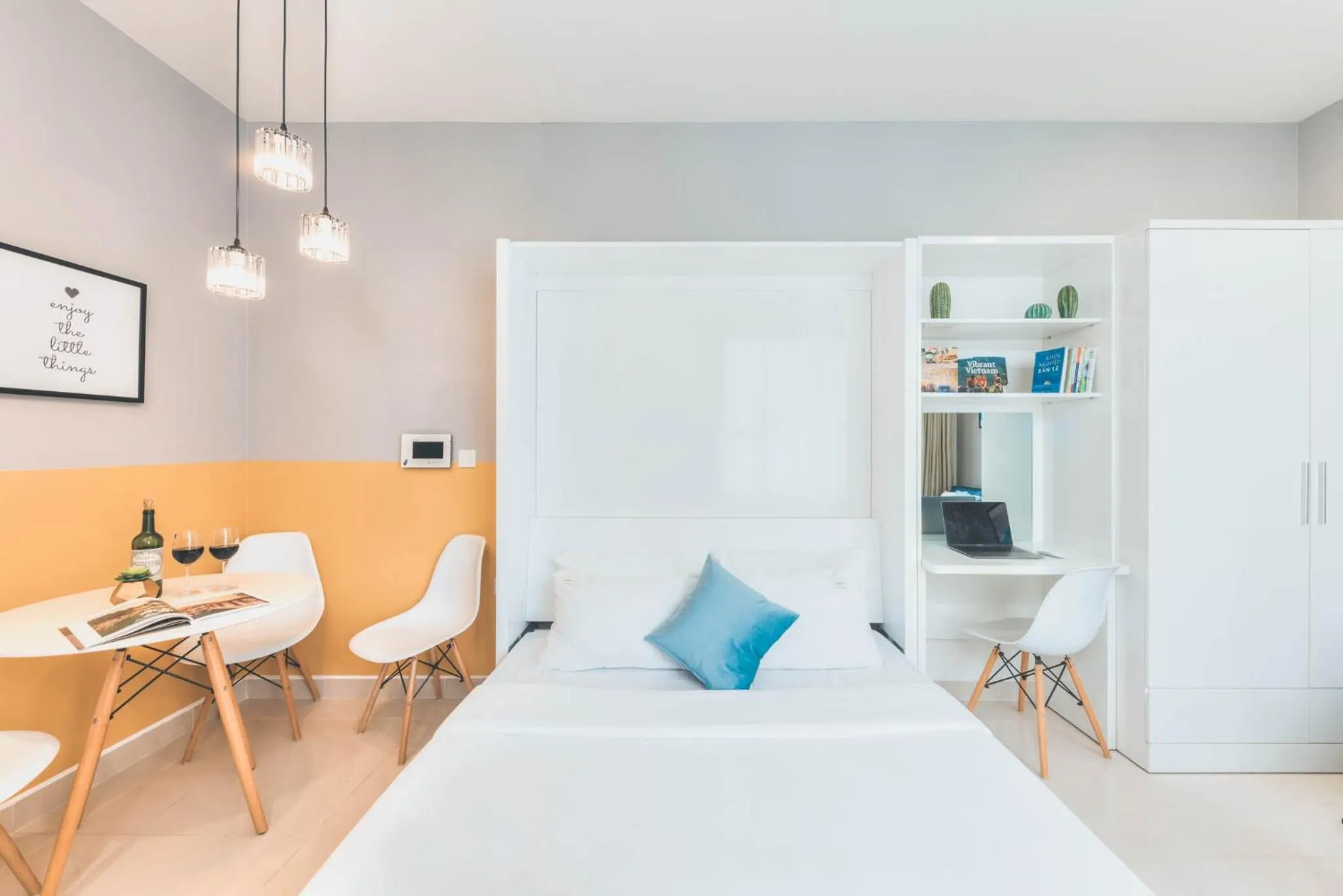 Bed in S Lux Apartment