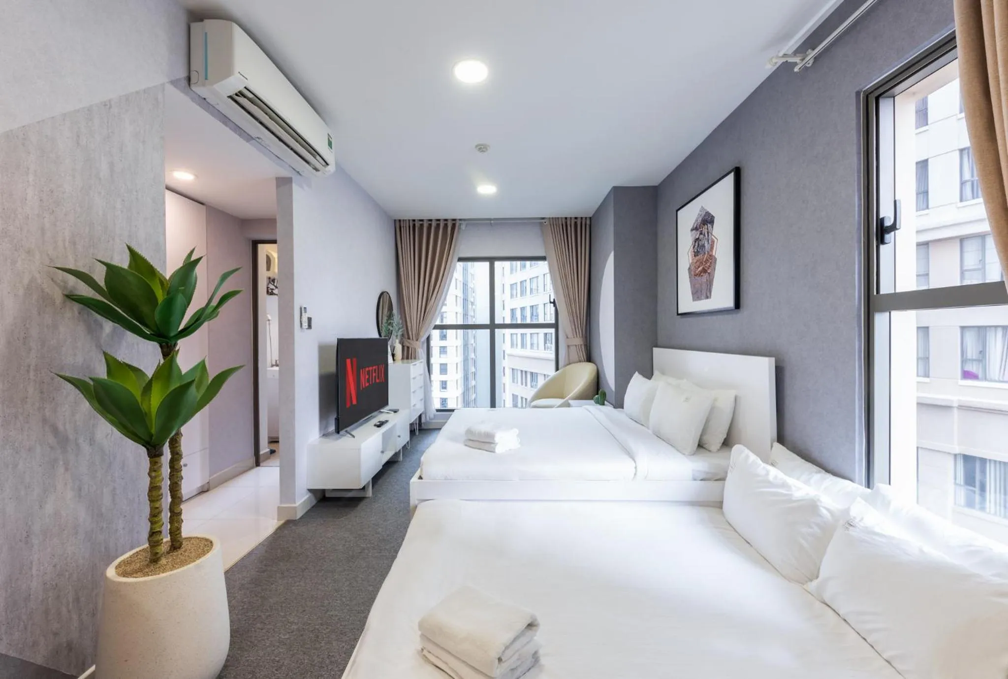 Photo of the whole room, Bed in S Lux Apartment