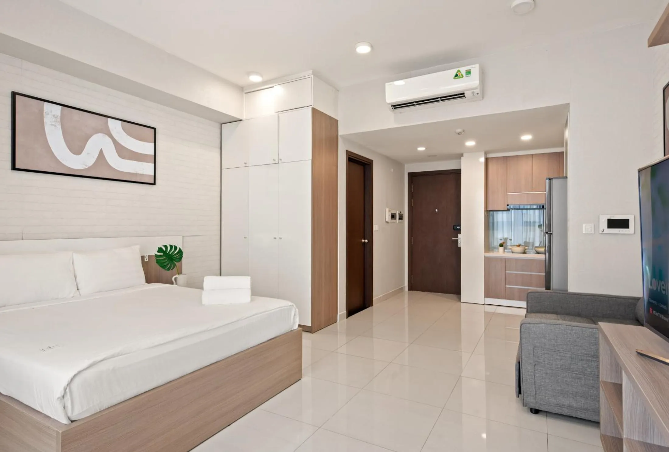 Photo of the whole room, Bed in S Lux Apartment