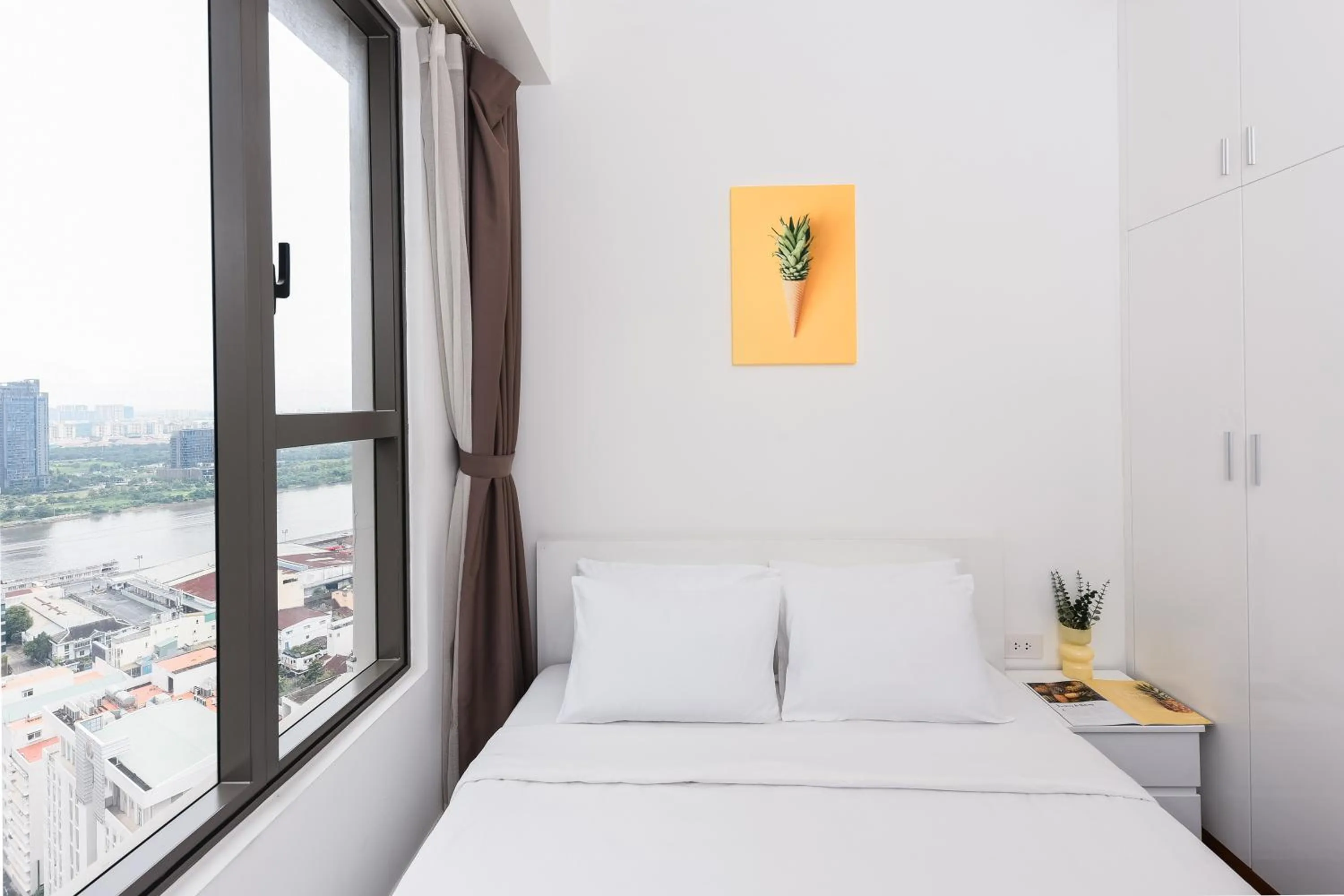 View (from property/room), Bed in S Lux Apartment