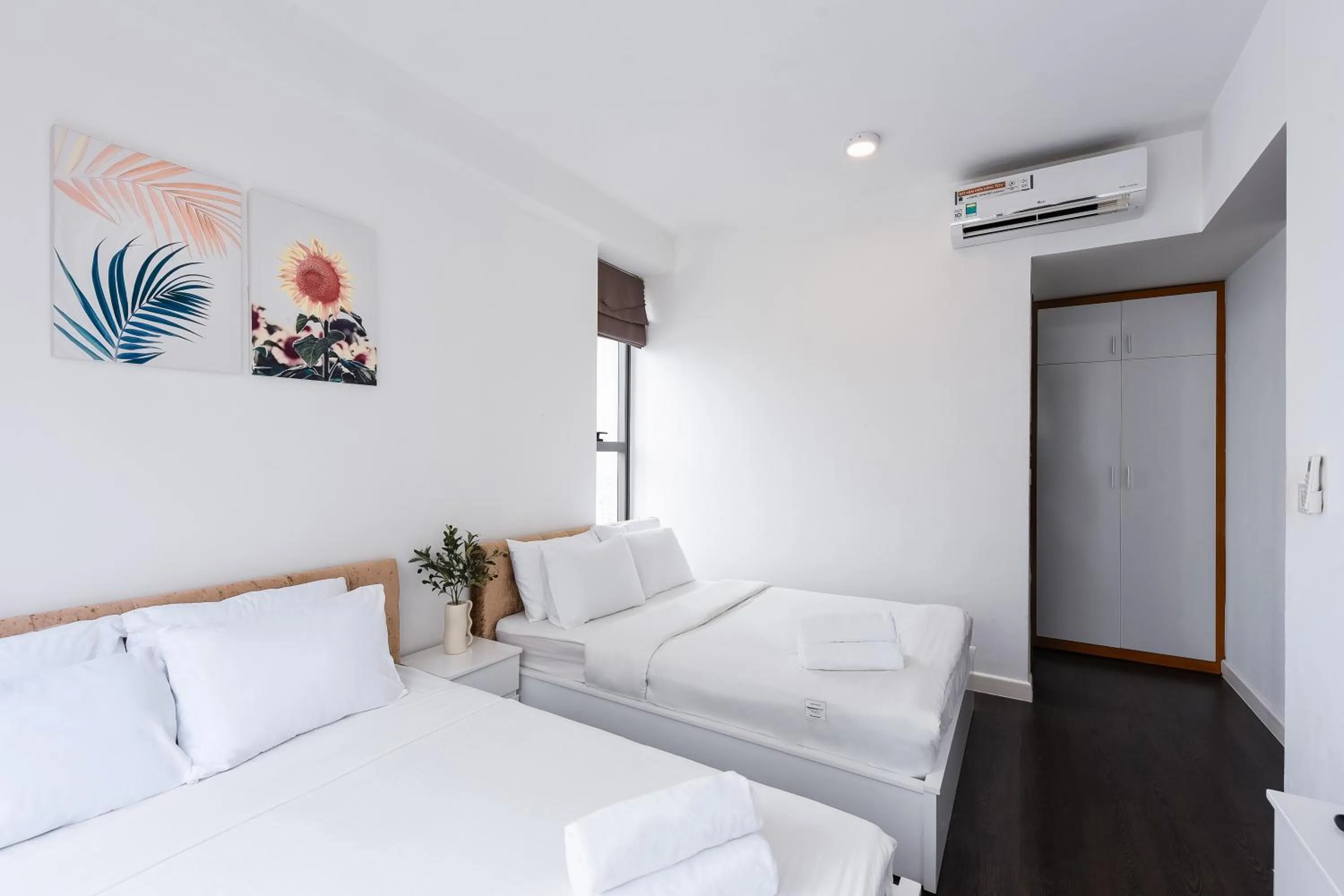 Bed in S Lux Apartment